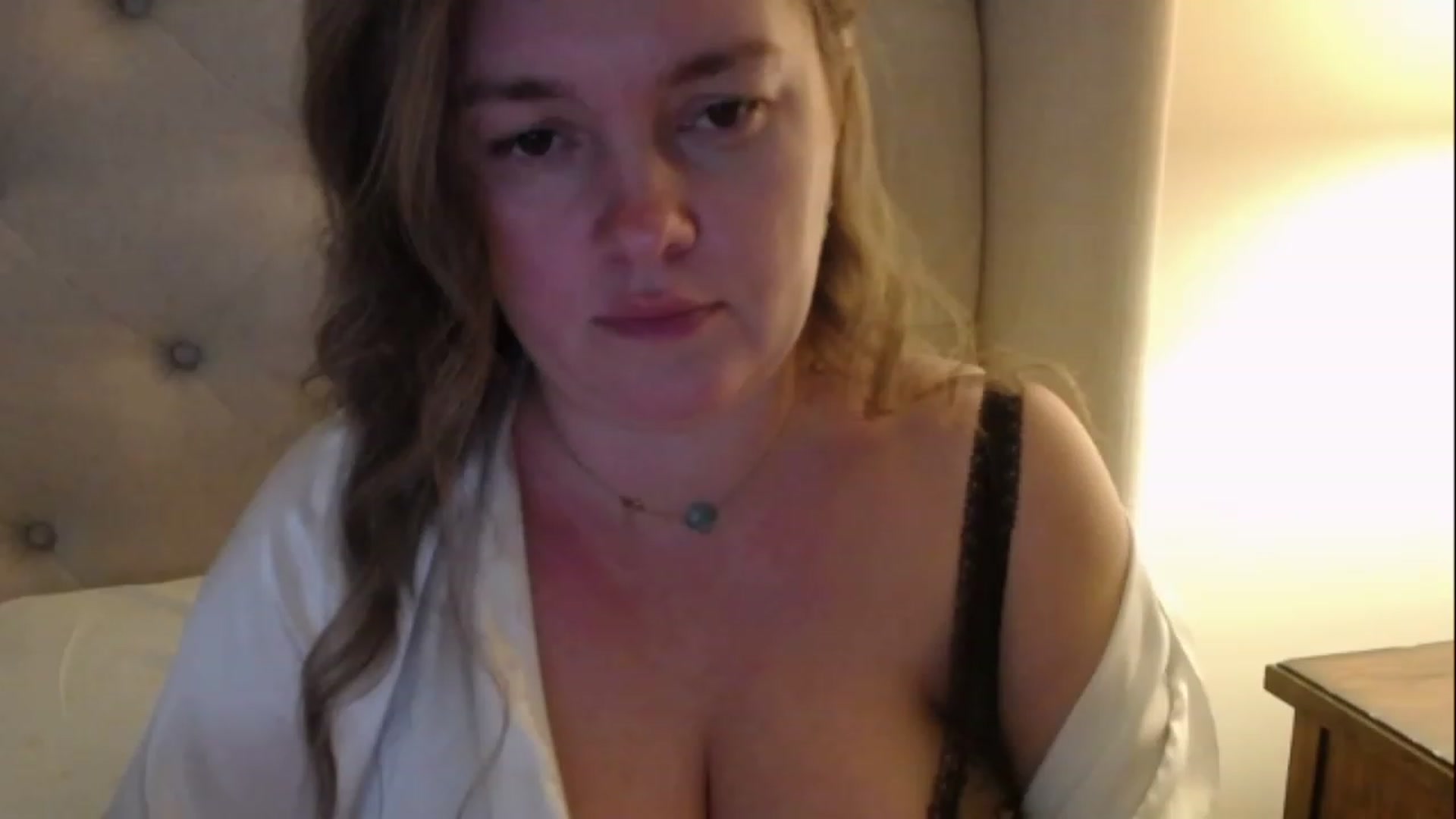 Gallery image thumbnail from J0llye's myfreecams stream on, 12/16/2022, 21:08 image 16 of 20
