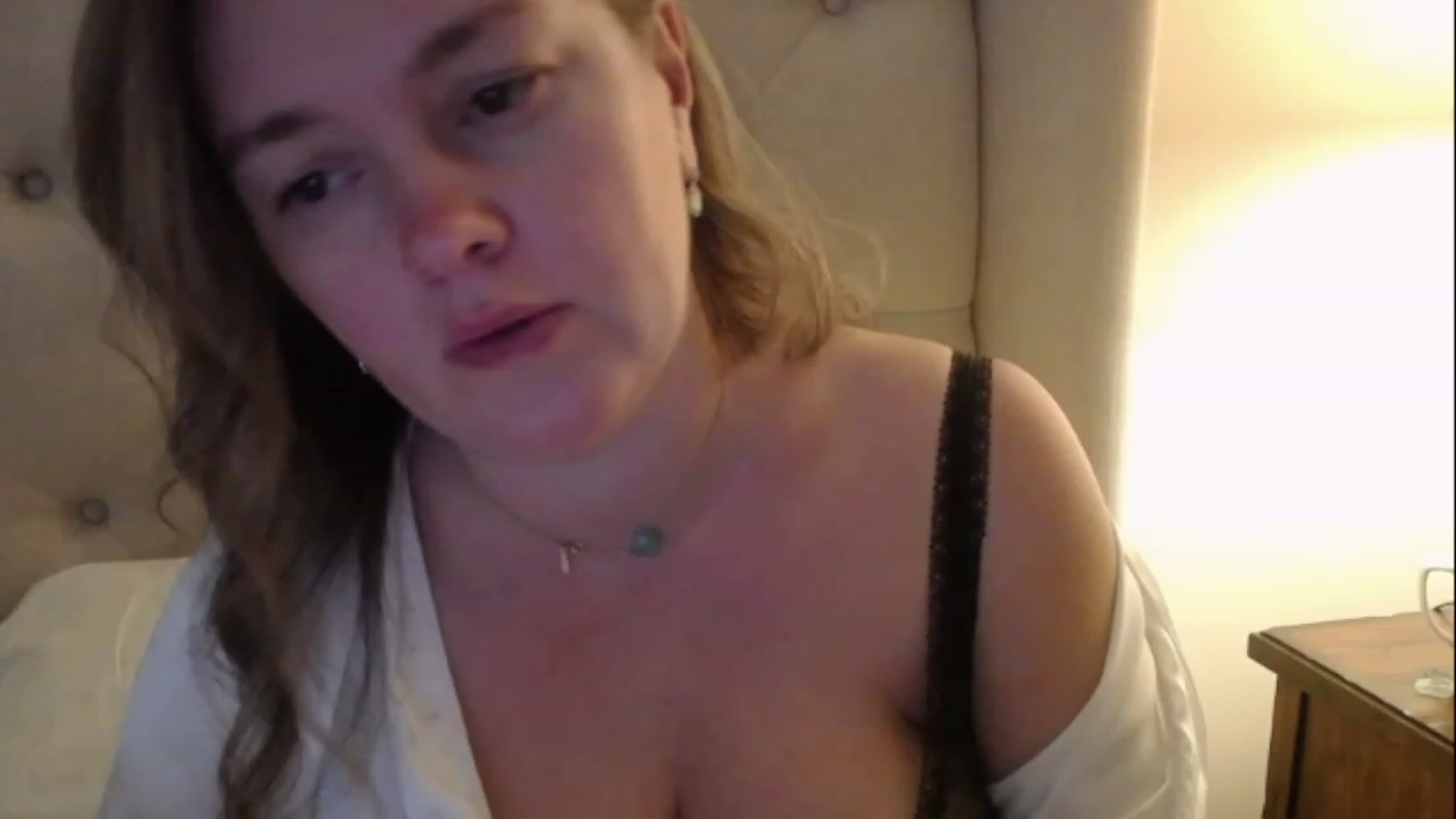 Gallery image thumbnail from J0llye's myfreecams stream on, 12/16/2022, 21:08 image 3 of 20