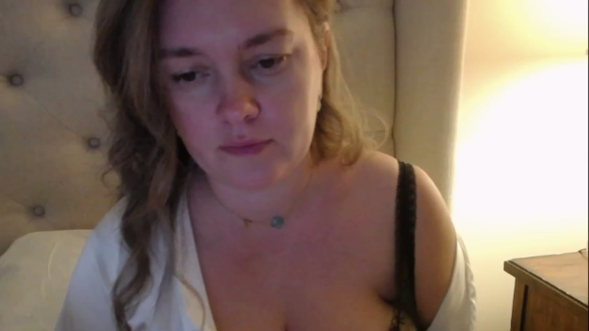 Gallery image thumbnail from J0llye's myfreecams stream on, 12/16/2022, 21:08 image 5 of 20