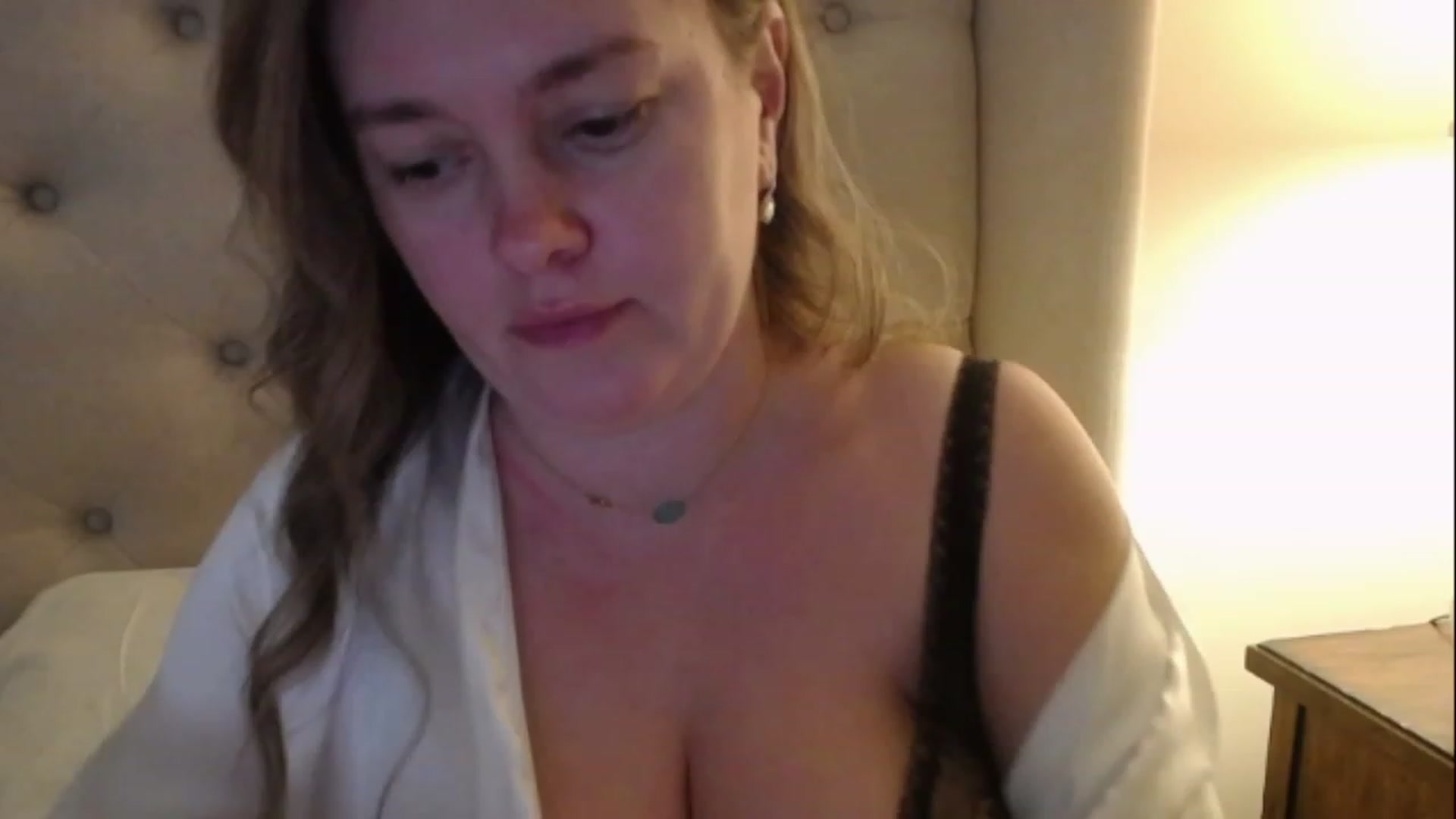 Gallery image thumbnail from J0llye's myfreecams stream on, 12/16/2022, 21:08 image 8 of 20