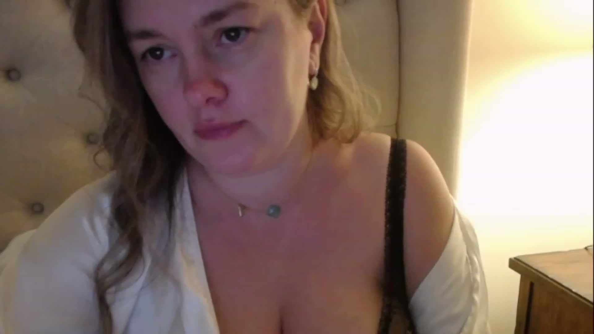 Gallery image thumbnail from J0llye's myfreecams stream on, 12/16/2022, 21:08 image 4 of 20