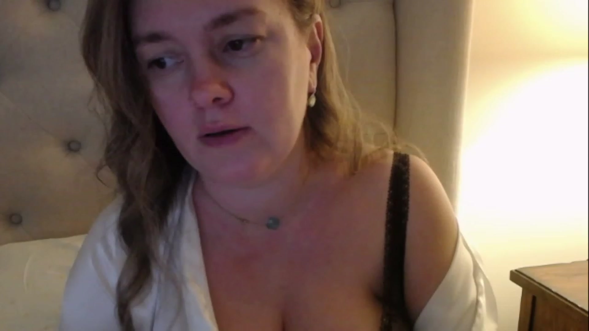 Gallery image thumbnail from J0llye's myfreecams stream on, 12/16/2022, 21:08 image 14 of 20