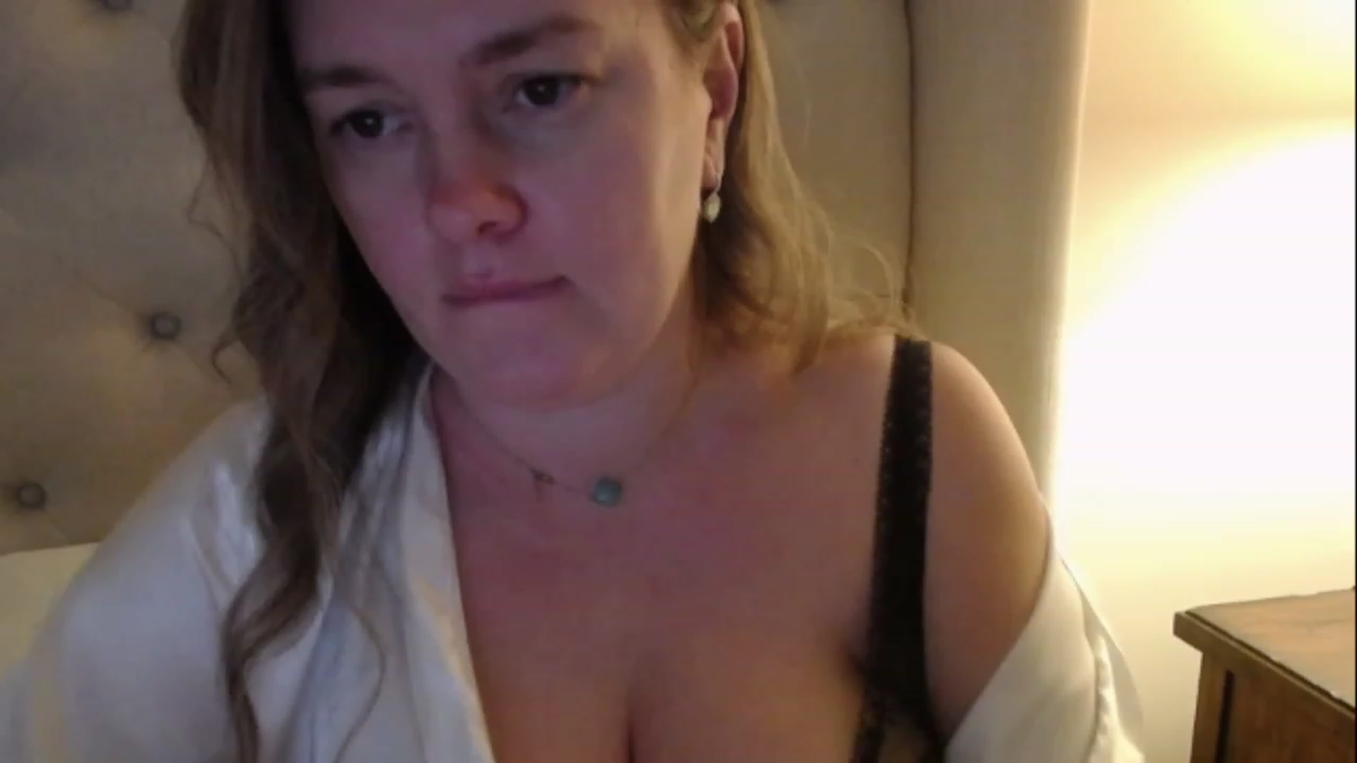 Gallery image thumbnail from J0llye's myfreecams stream on, 12/16/2022, 21:08 image 12 of 20