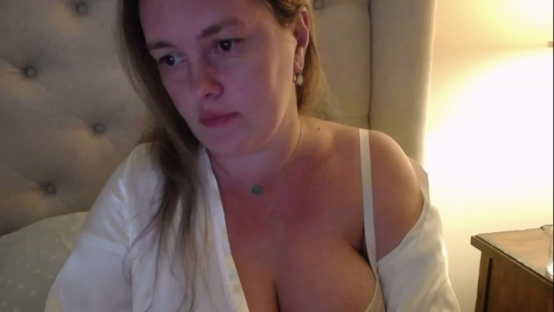 Gallery image thumbnail from J0llye's myfreecams stream on, 12/31/2022, 21:31 image 19 of 20