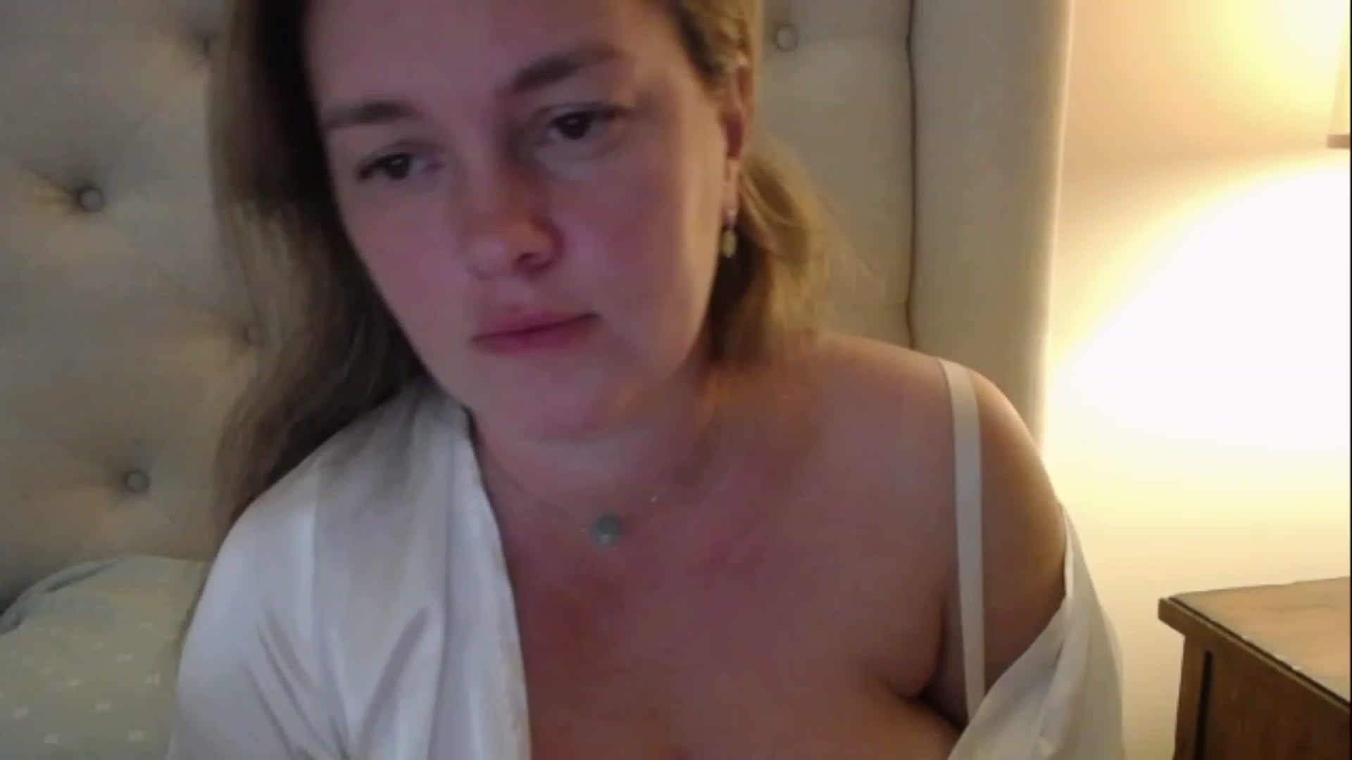Gallery image thumbnail from J0llye's myfreecams stream on, 01/01/2023, 17:07 image 15 of 20