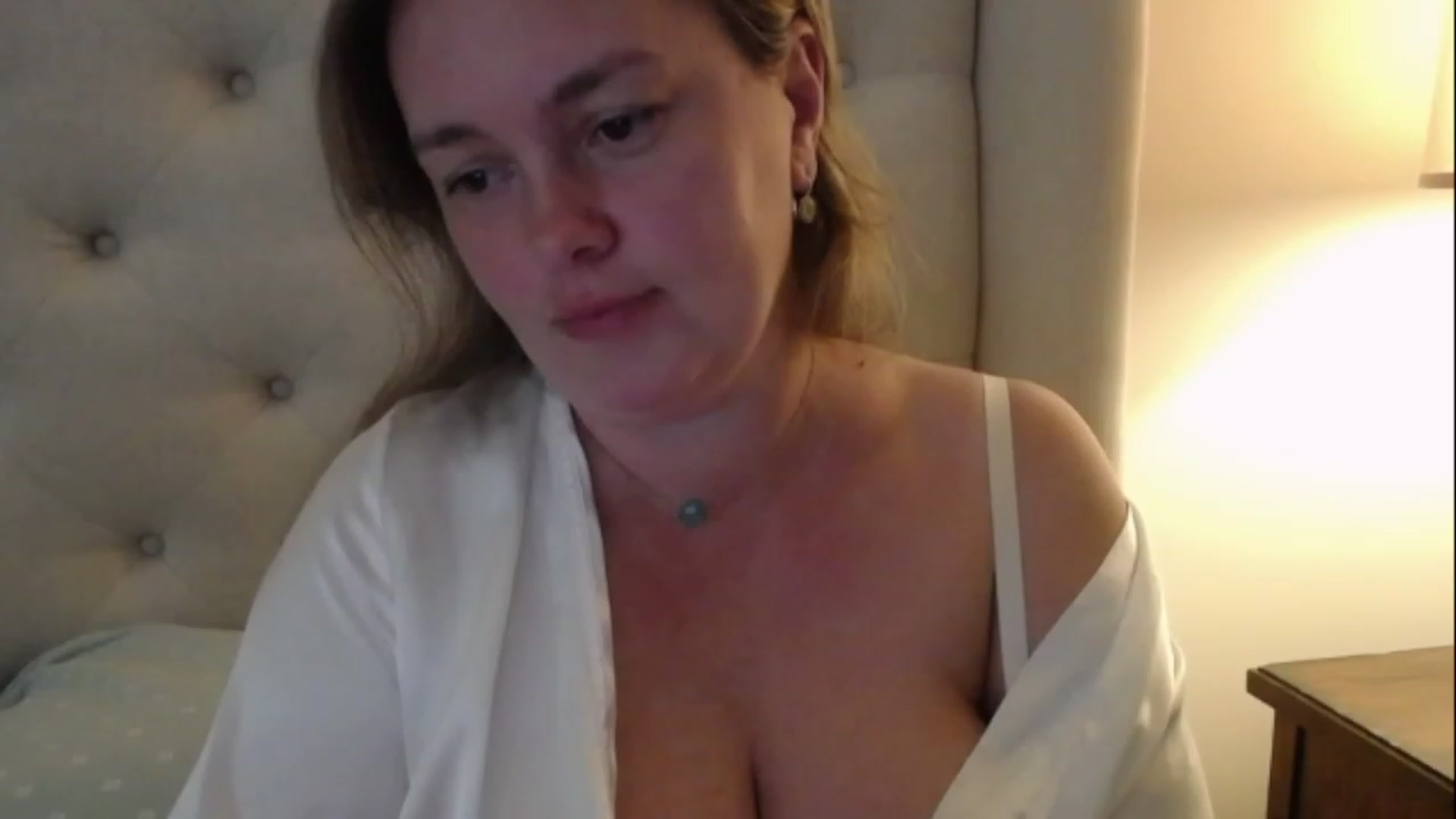 Gallery image thumbnail from J0llye's myfreecams stream on, 01/01/2023, 17:07 image 10 of 20