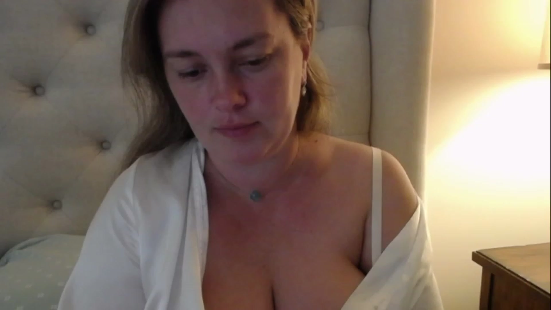 Gallery image thumbnail from J0llye's myfreecams stream on, 01/01/2023, 17:07 image 2 of 20