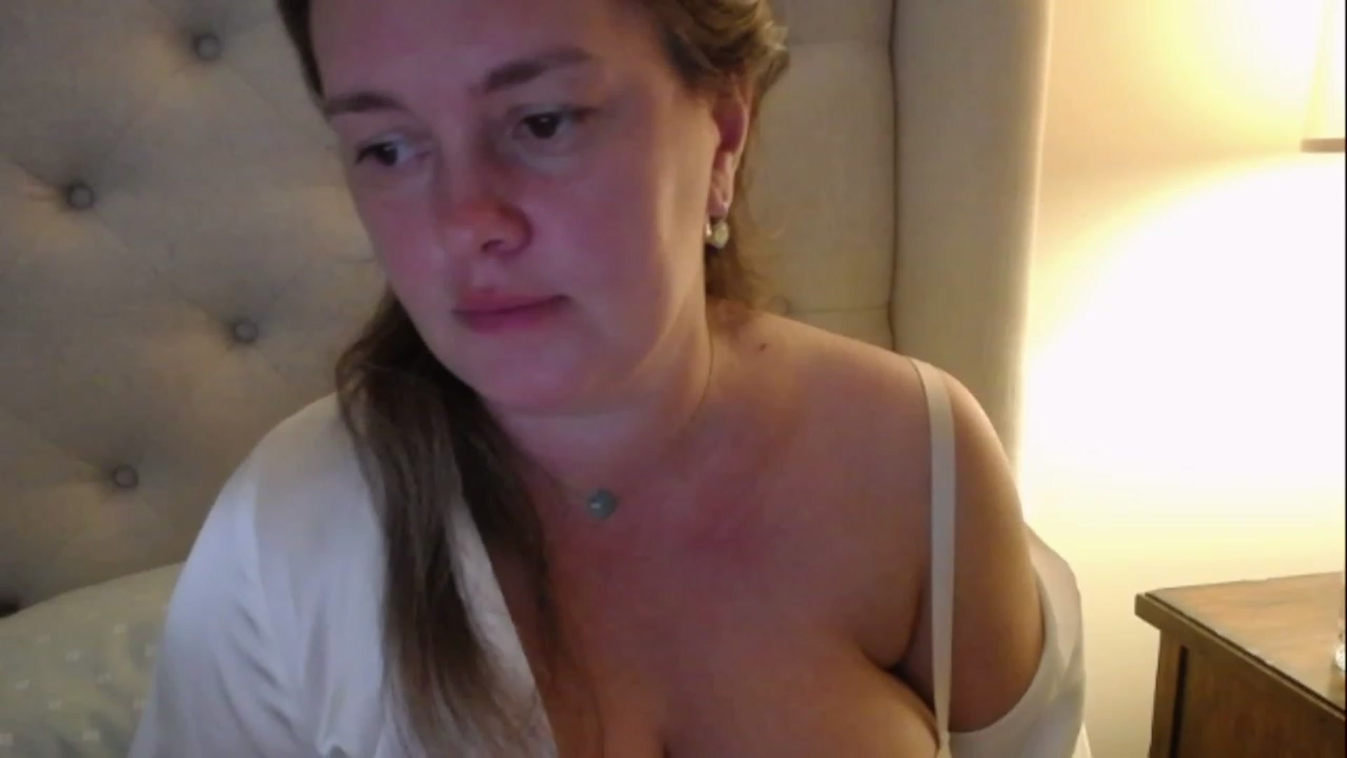 Gallery image thumbnail from J0llye's myfreecams stream on, 01/01/2023, 17:46 image 9 of 20