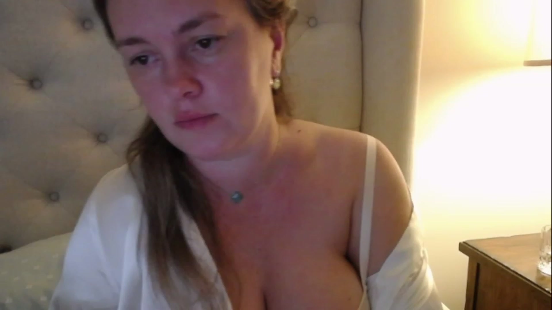 Gallery image thumbnail from J0llye's myfreecams stream on, 01/01/2023, 17:46 image 3 of 20