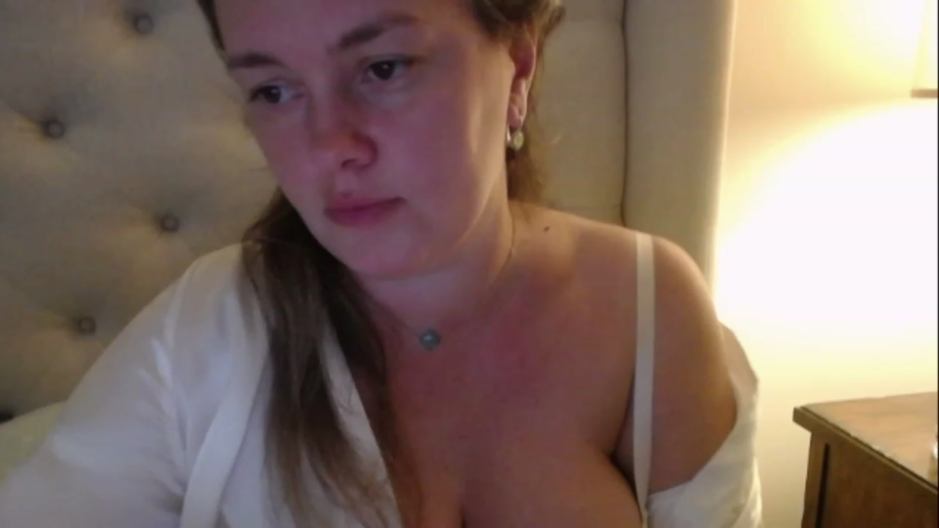 Gallery image thumbnail from J0llye's myfreecams stream on, 01/01/2023, 17:46 image 7 of 20