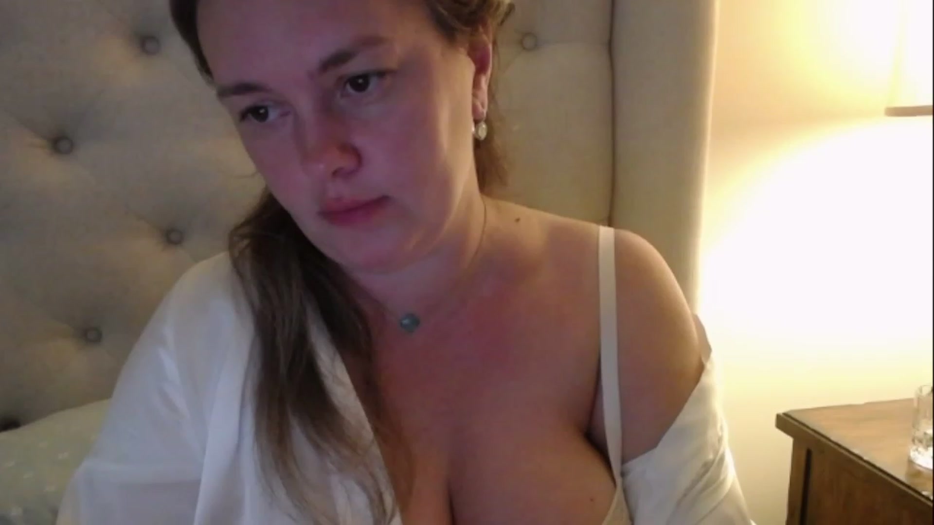 Gallery image thumbnail from J0llye's myfreecams stream on, 01/01/2023, 17:46 image 6 of 20