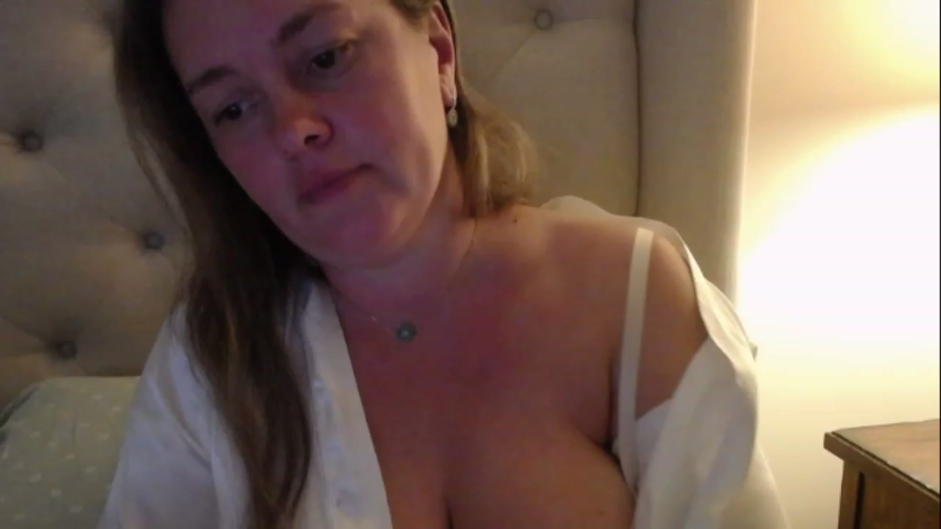 Gallery image thumbnail from J0llye's myfreecams stream on, 01/01/2023, 22:09 image 11 of 20