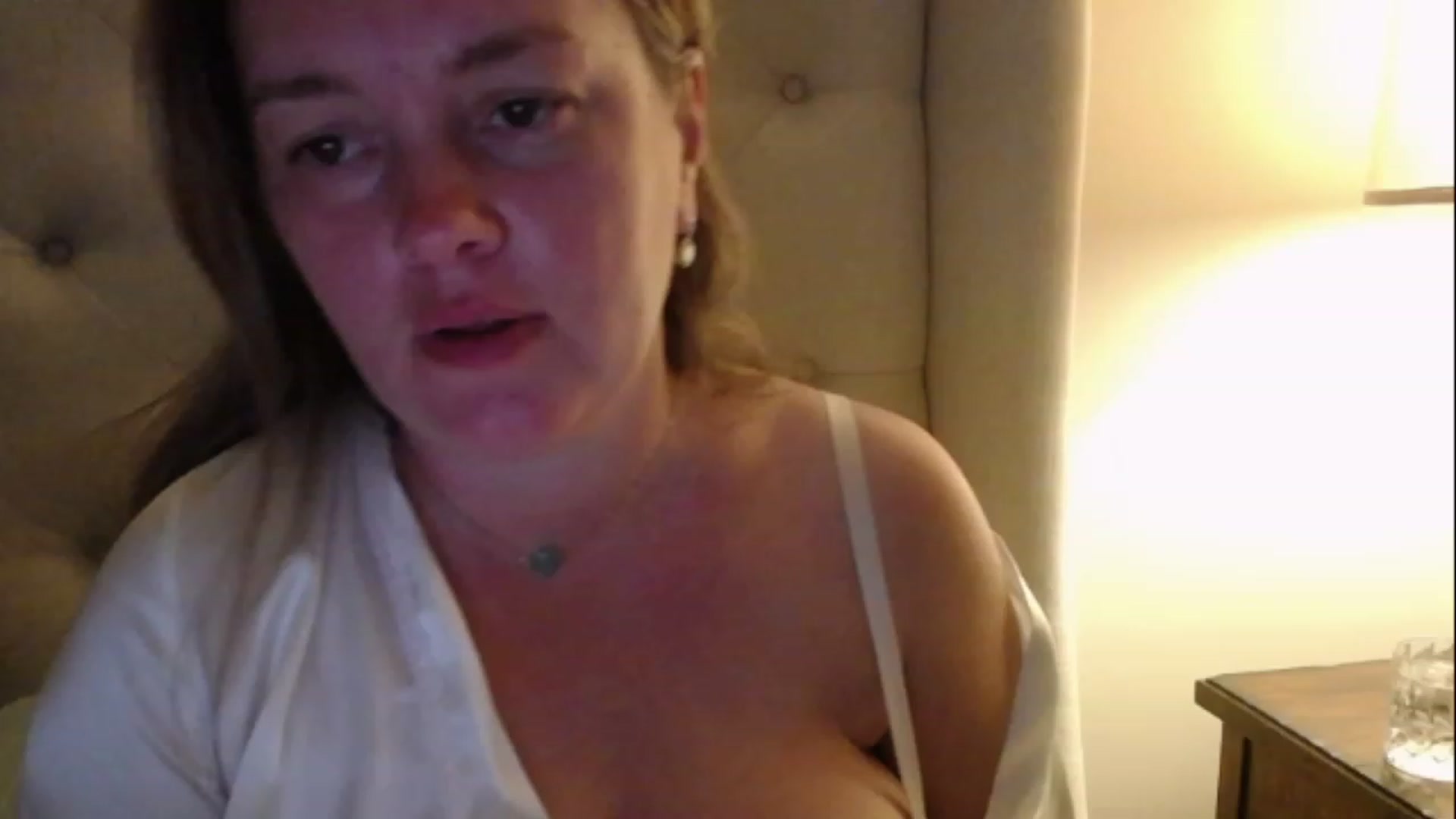 Gallery image thumbnail from J0llye's myfreecams stream on, 01/02/2023, 04:53 image 3 of 20