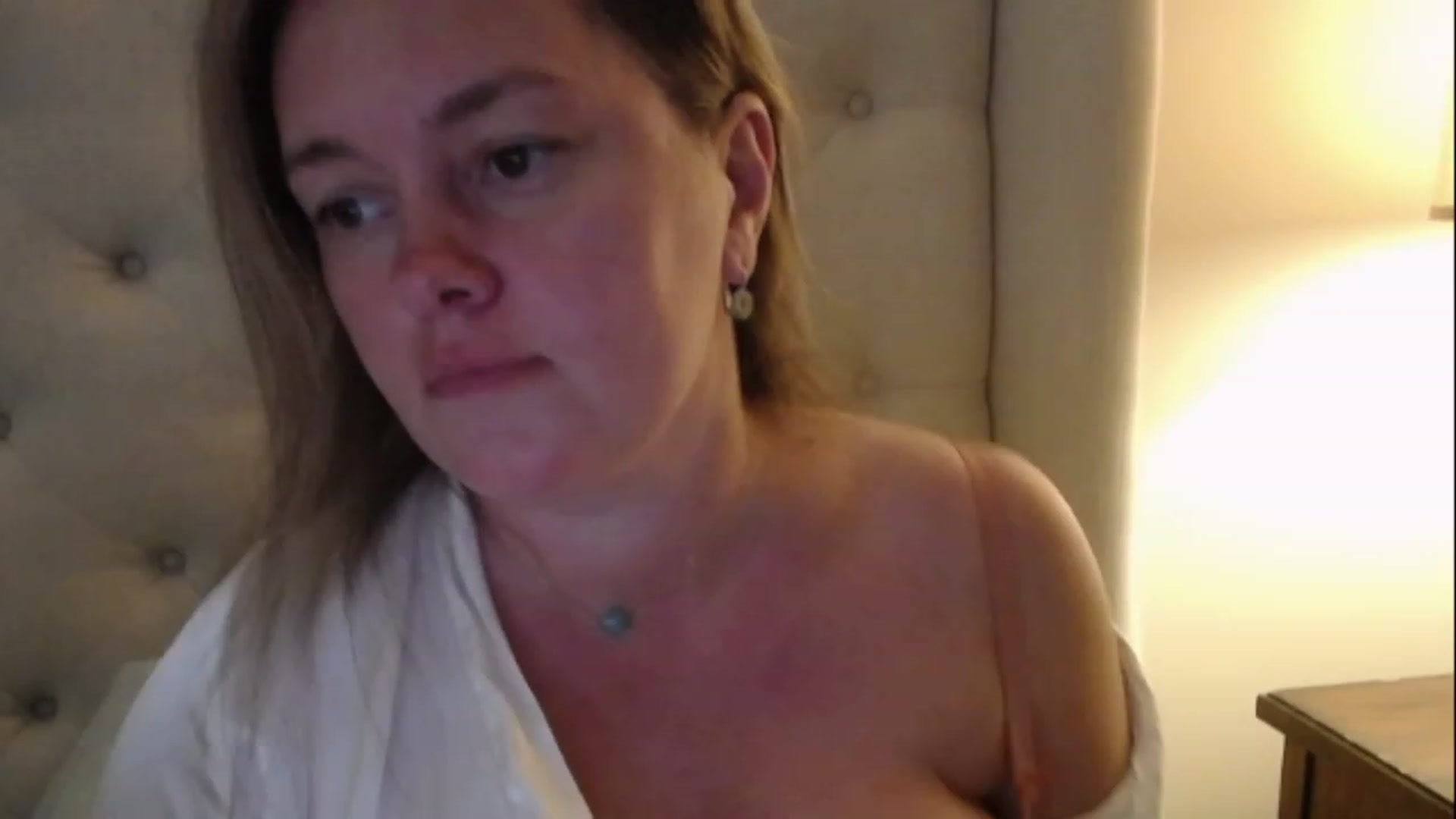Gallery image thumbnail from J0llye's myfreecams stream on, 01/04/2023, 21:59 image 8 of 20