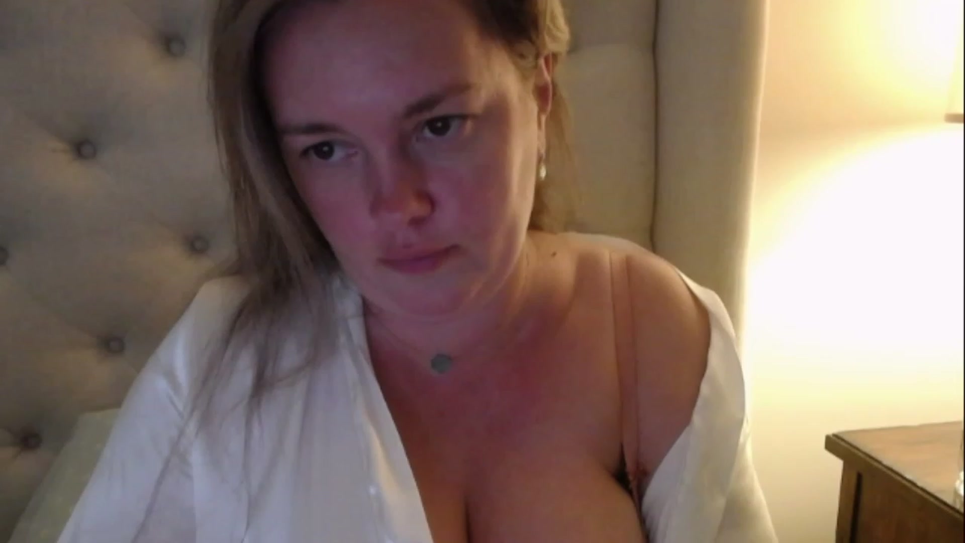 Gallery image thumbnail from J0llye's myfreecams stream on, 01/04/2023, 21:59 image 2 of 20