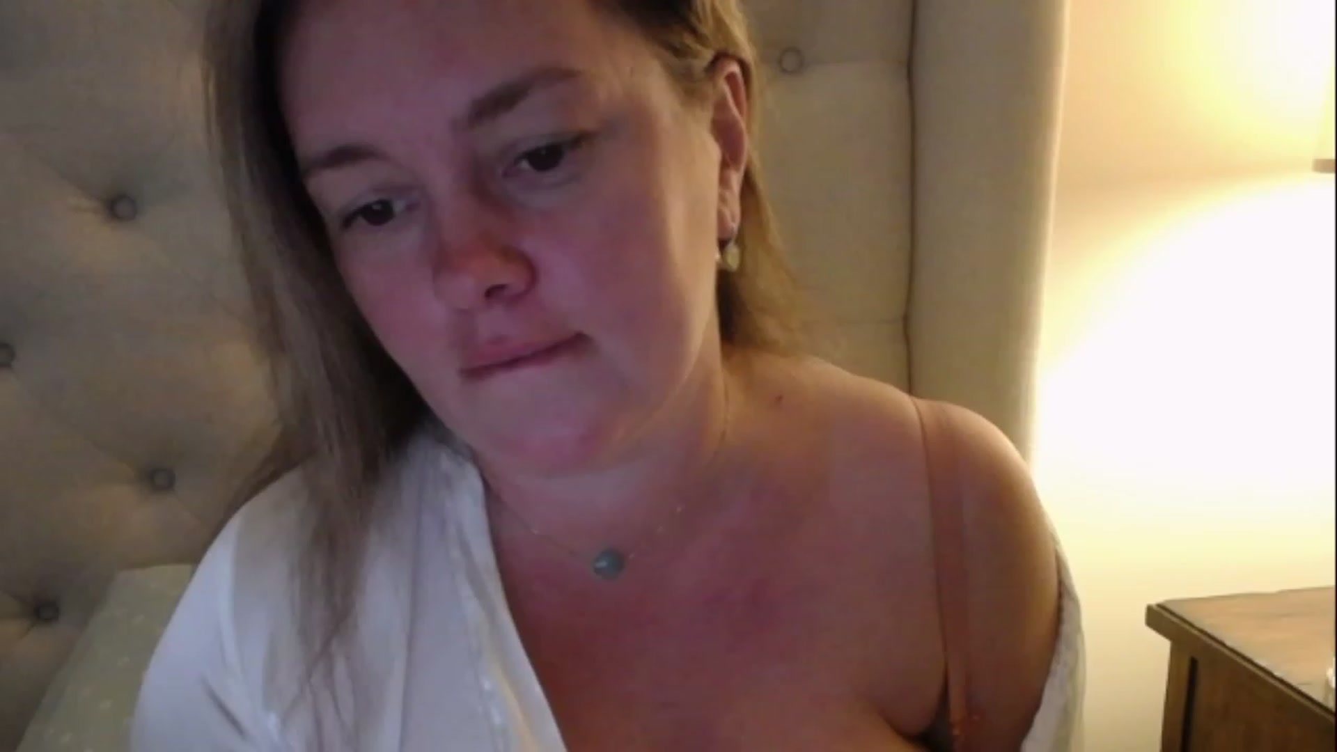 Gallery image thumbnail from J0llye's myfreecams stream on, 01/04/2023, 21:59 image 4 of 20