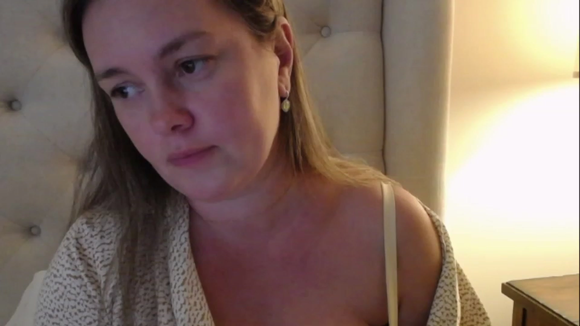 Gallery image thumbnail from J0llye's myfreecams stream on, 01/08/2023, 20:43 image 2 of 20