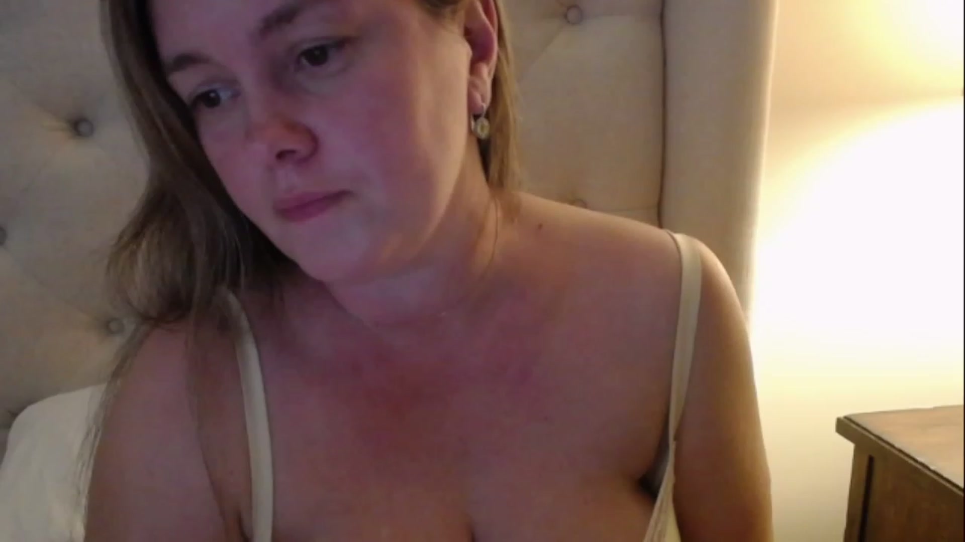 Gallery image thumbnail from J0llye's myfreecams stream on, 01/08/2023, 22:28 image 1 of 20