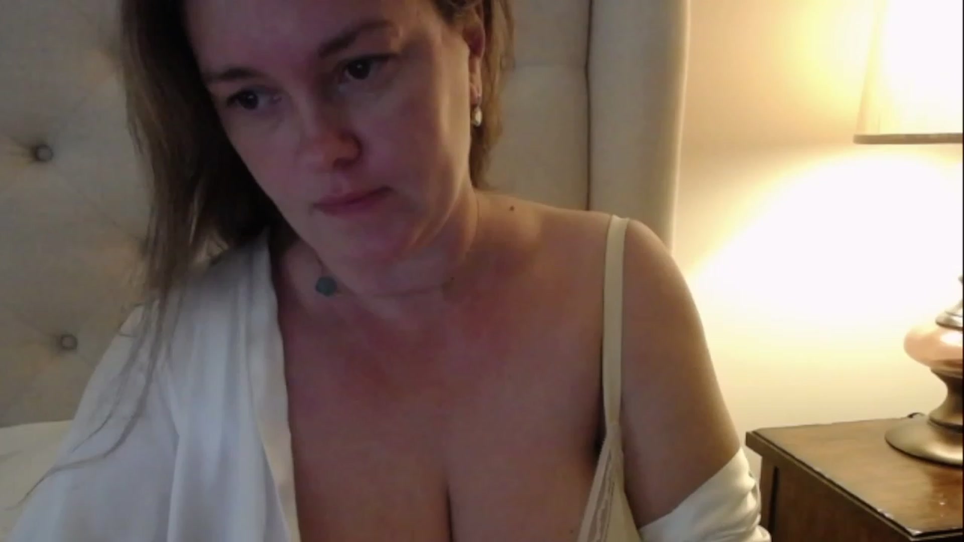 Gallery image thumbnail from J0llye's myfreecams stream on, 01/09/2023, 17:14 image 13 of 20