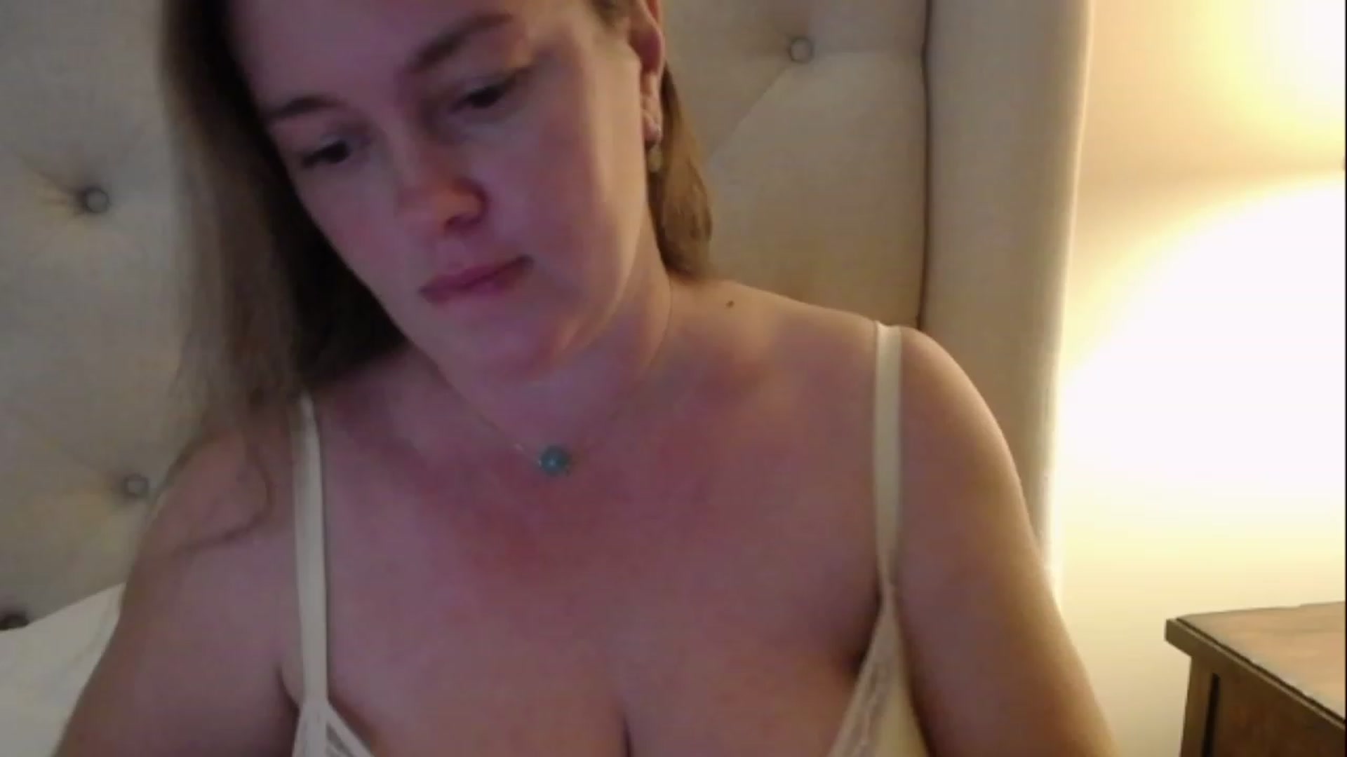 Gallery image thumbnail from J0llye's myfreecams stream on, 01/09/2023, 18:45 image 6 of 20