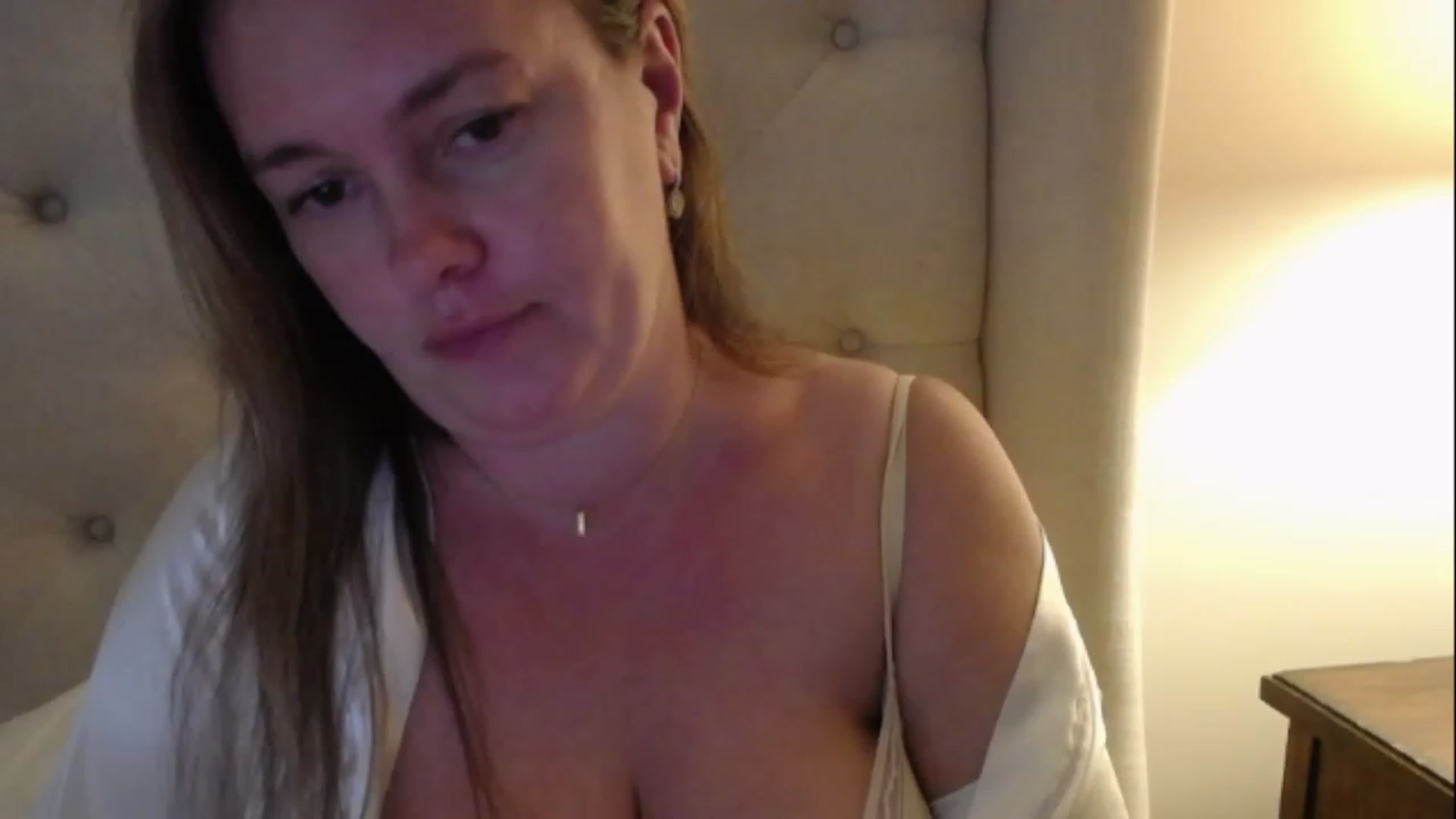 Gallery image thumbnail from J0llye's myfreecams stream on, 01/09/2023, 21:20 image 11 of 20