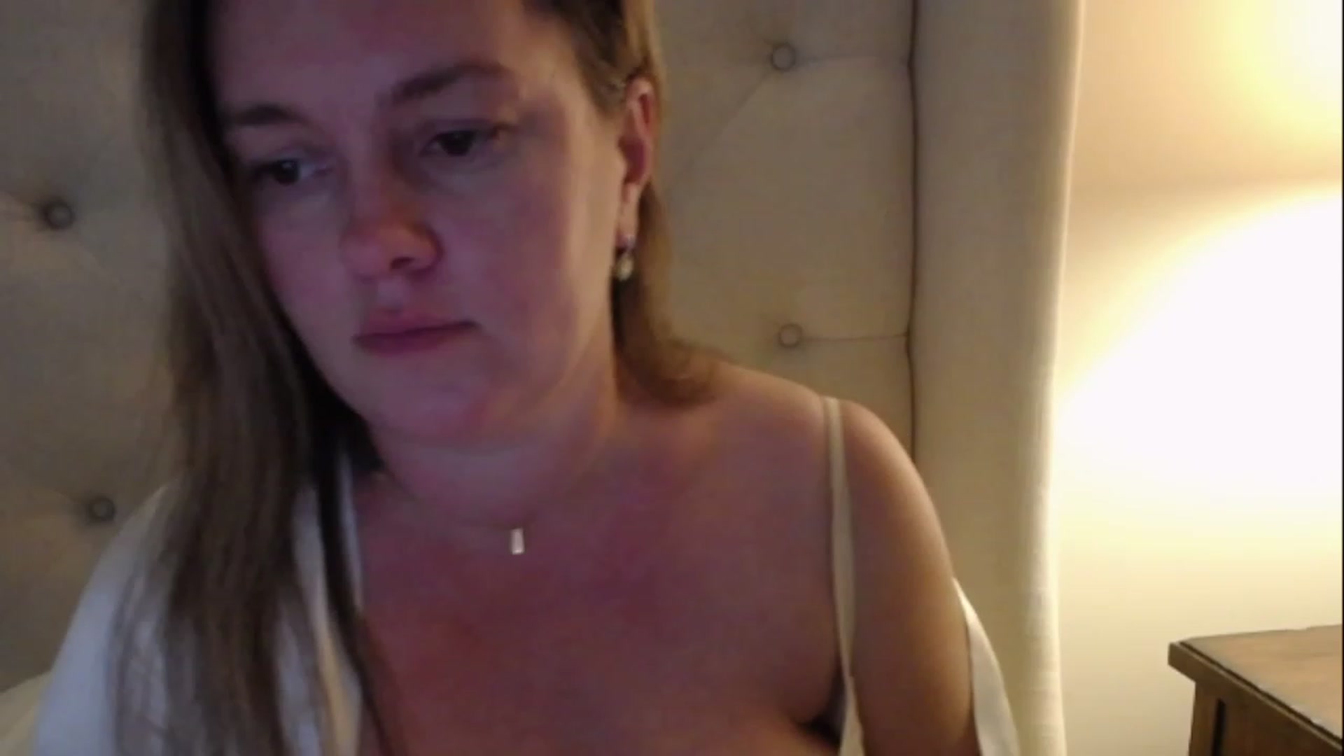 Gallery image thumbnail from J0llye's myfreecams stream on, 01/09/2023, 21:20 image 7 of 20