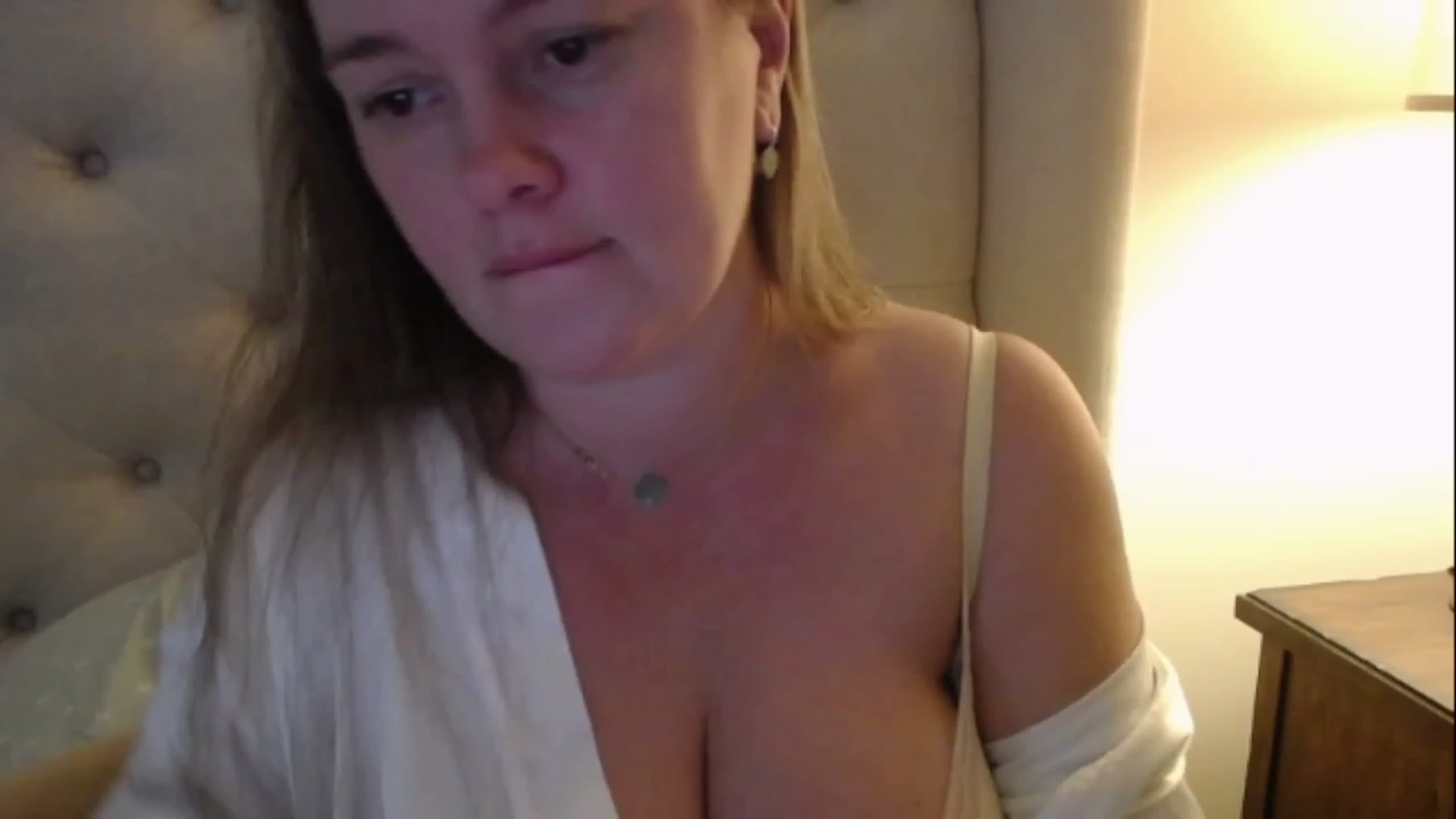 Gallery image thumbnail from J0llye's myfreecams stream on, 01/17/2023, 18:03 image 18 of 20