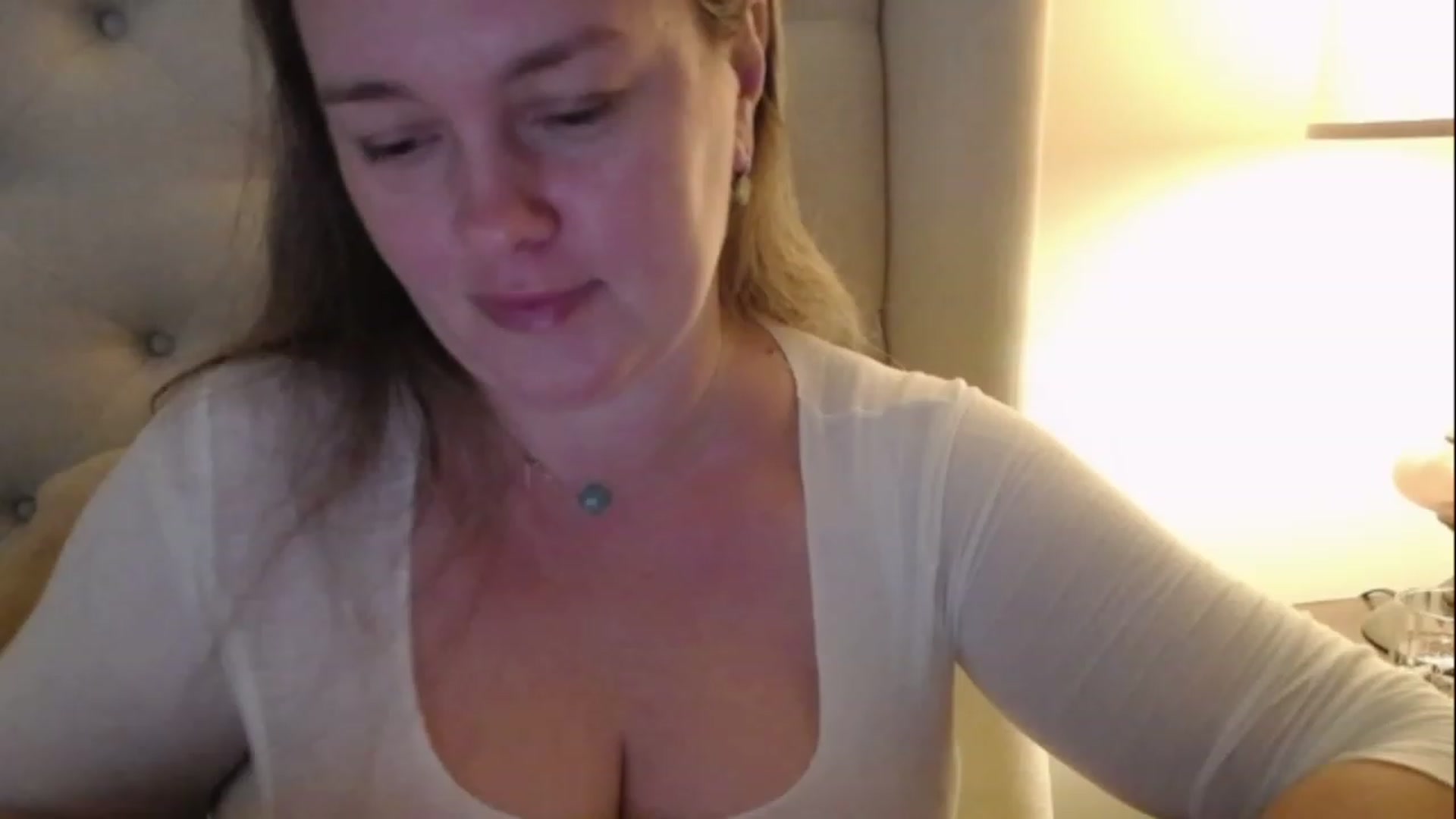 Gallery image thumbnail from J0llye's myfreecams stream on, 01/18/2023, 18:15 image 15 of 20
