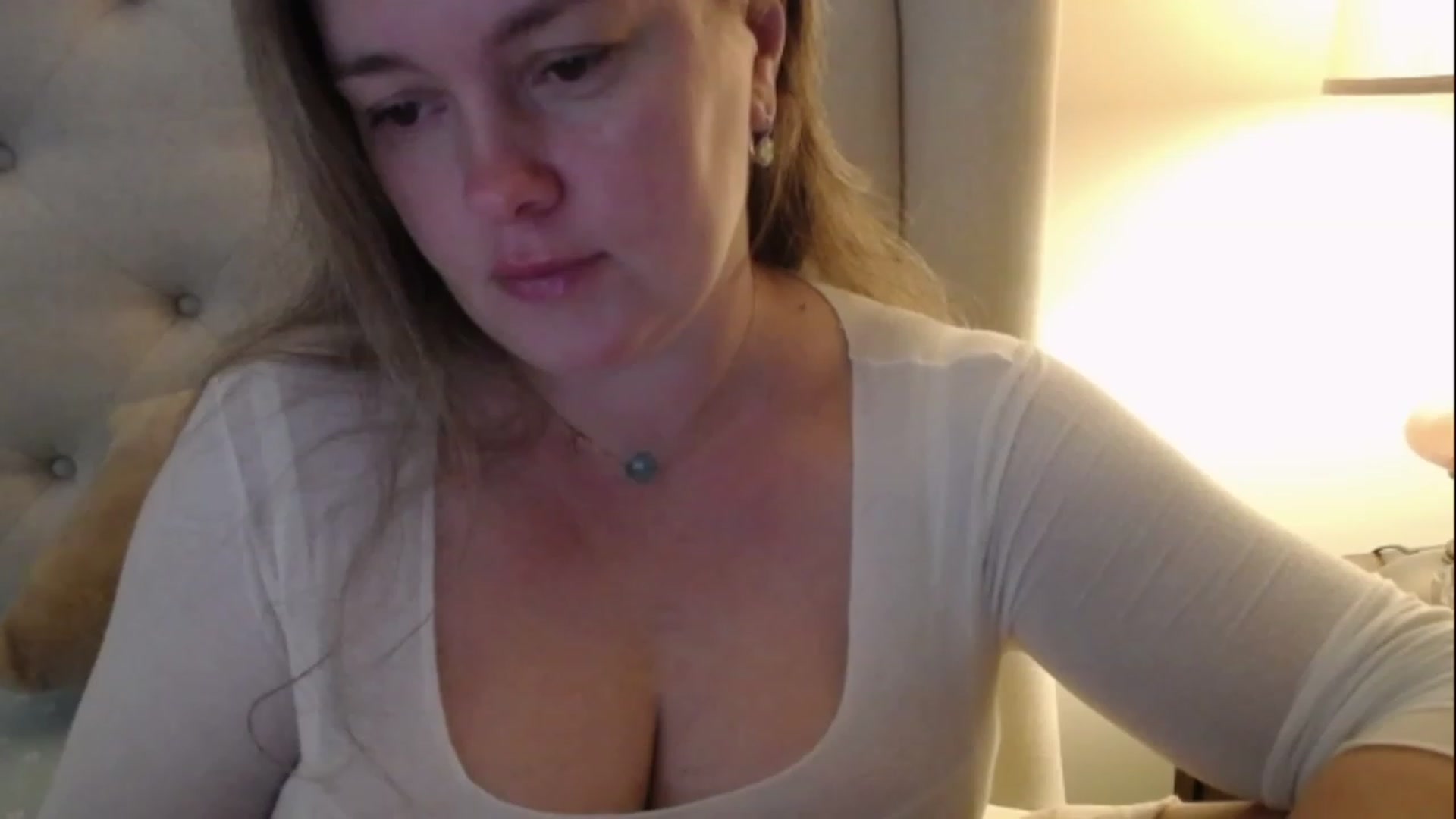 Gallery image thumbnail from J0llye's myfreecams stream on, 01/18/2023, 18:15 image 4 of 20