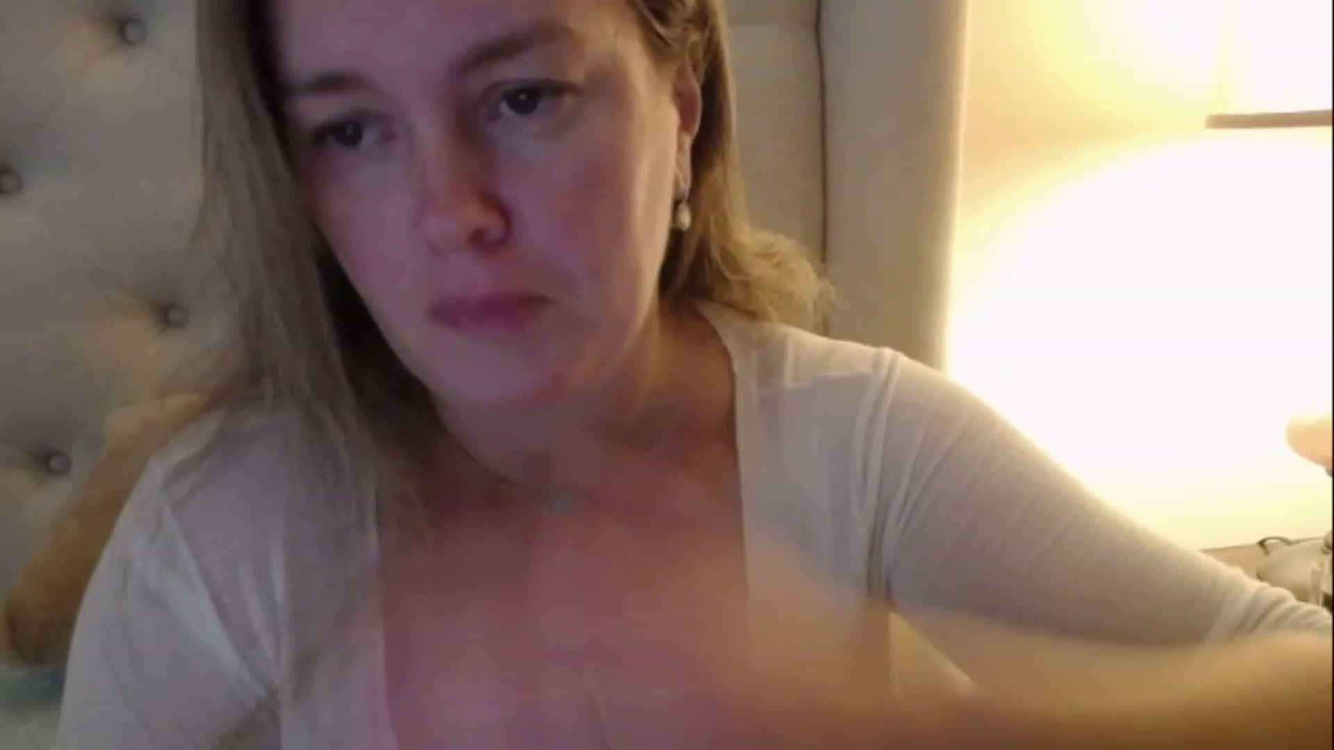 Gallery image thumbnail from J0llye's myfreecams stream on, 01/18/2023, 18:15 image 10 of 20