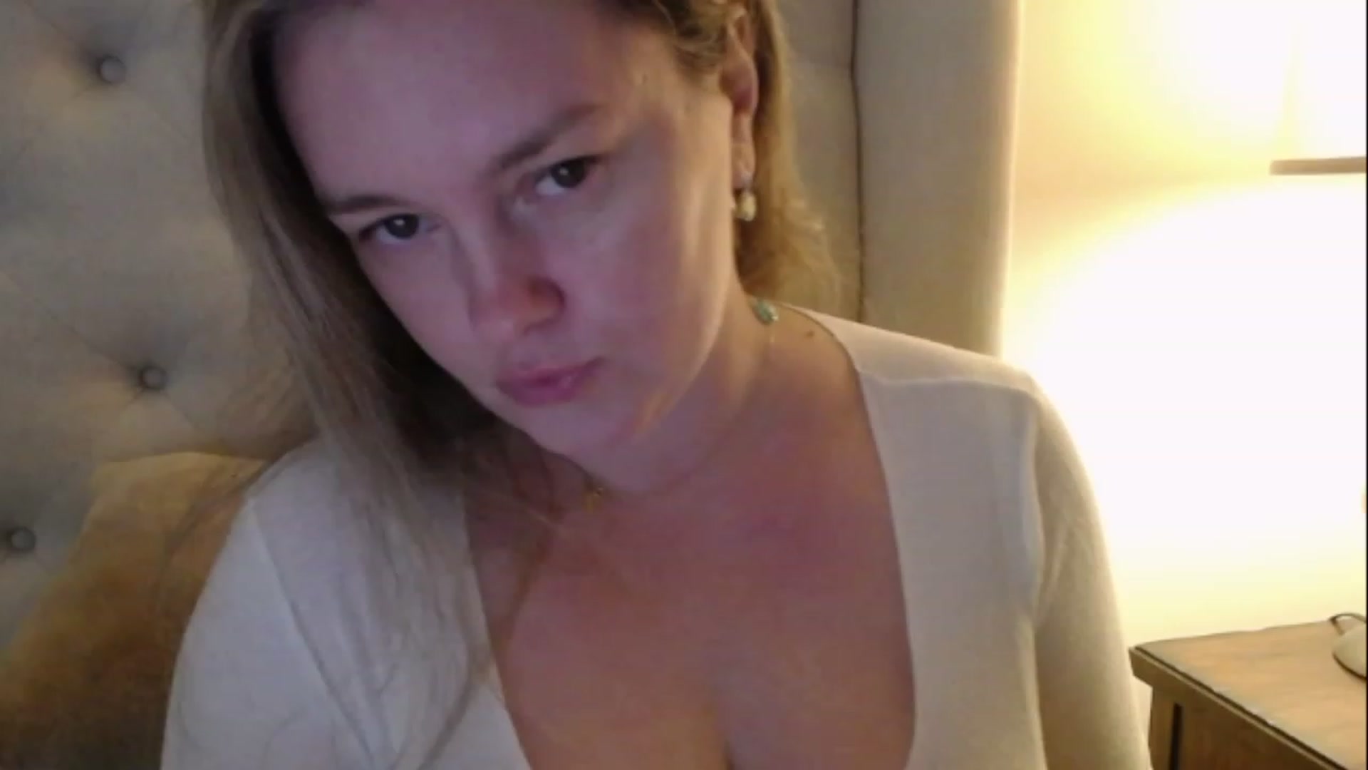 Gallery image thumbnail from J0llye's myfreecams stream on, 01/18/2023, 18:15 image 11 of 20
