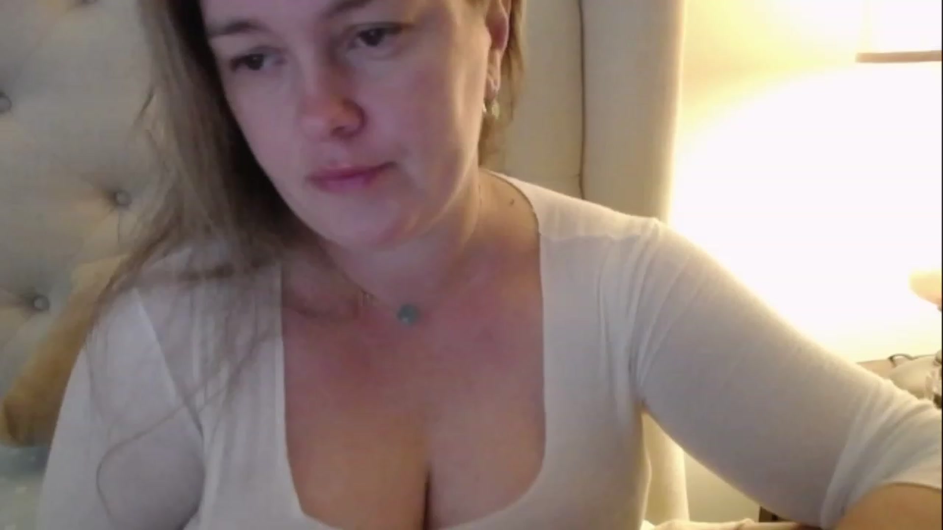 Gallery image thumbnail from J0llye's myfreecams stream on, 01/18/2023, 18:15 image 6 of 20