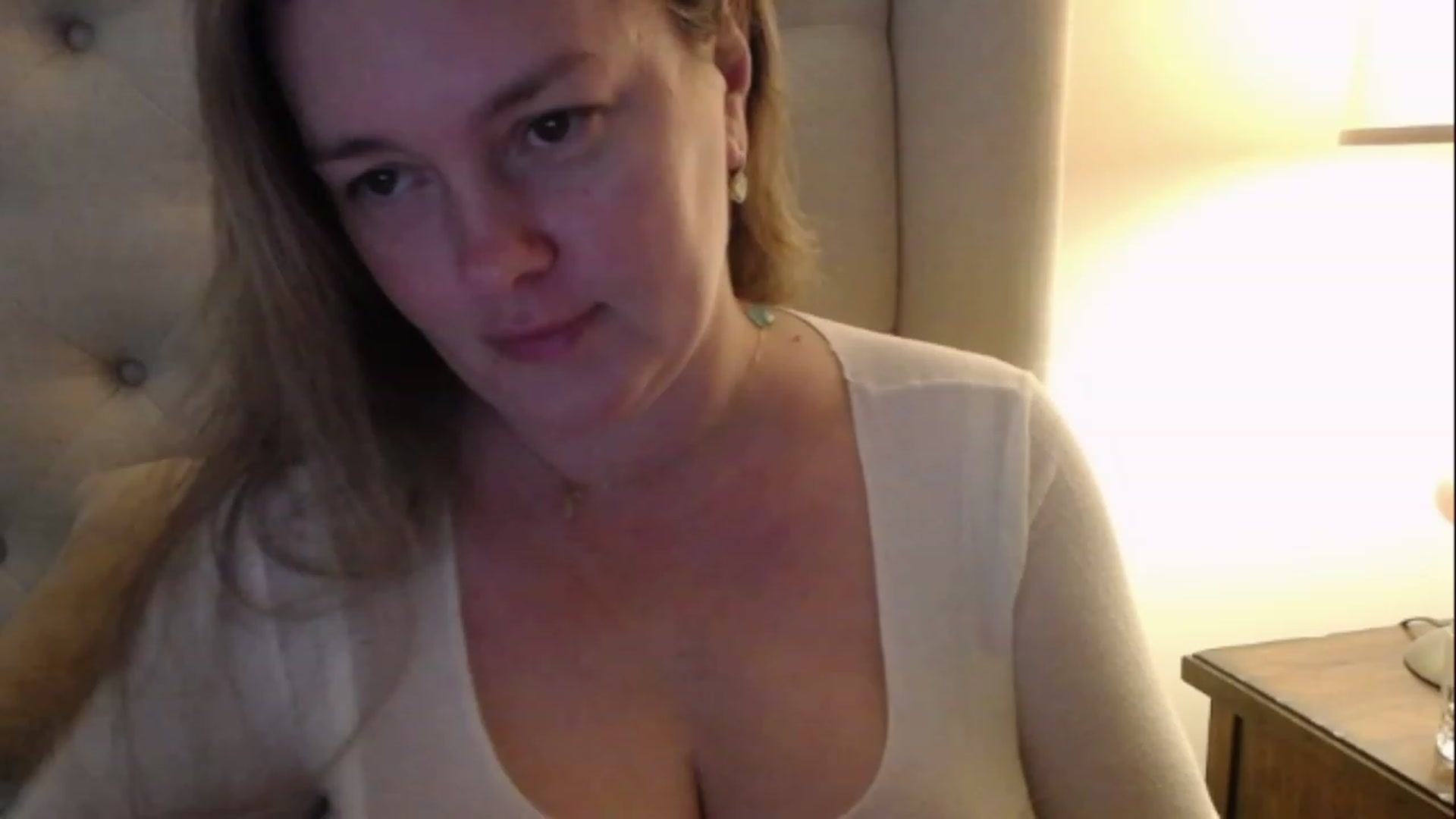 Gallery image thumbnail from J0llye's myfreecams stream on, 01/18/2023, 18:15 image 12 of 20