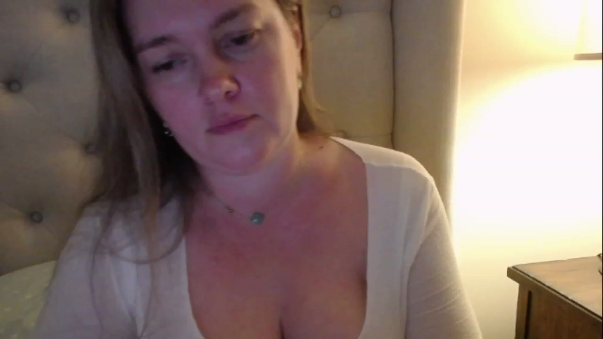Gallery image thumbnail from J0llye's myfreecams stream on, 01/18/2023, 21:25 image 12 of 20
