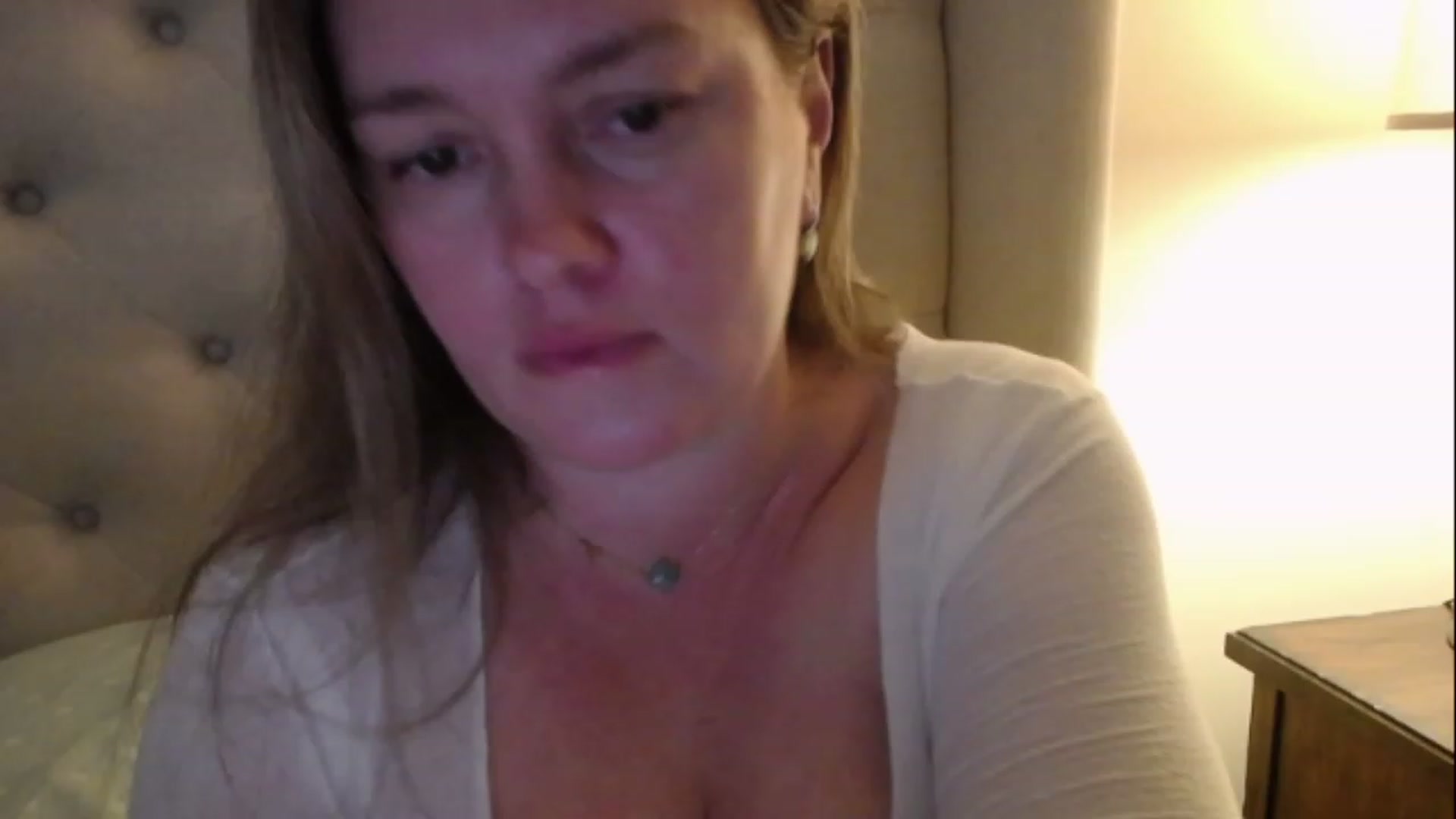 Gallery image thumbnail from J0llye's myfreecams stream on, 01/18/2023, 21:25 image 18 of 20