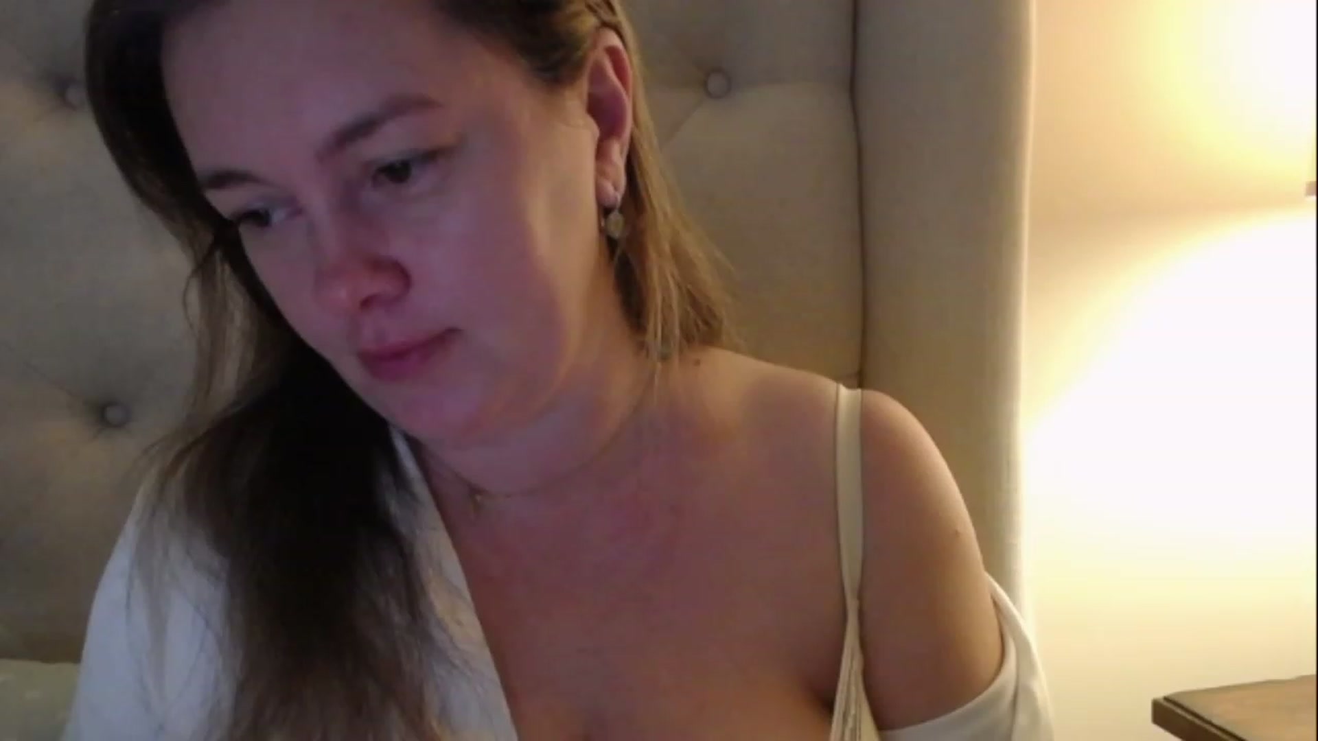 Gallery image thumbnail from J0llye's myfreecams stream on, 01/21/2023, 17:30 image 20 of 20