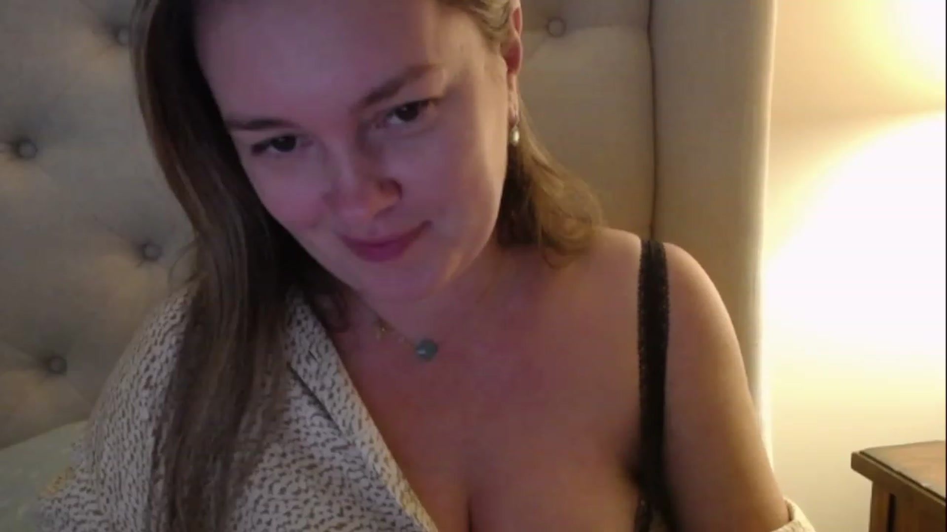 Gallery image thumbnail from J0llye's myfreecams stream on, 01/27/2023, 19:48 image 19 of 20