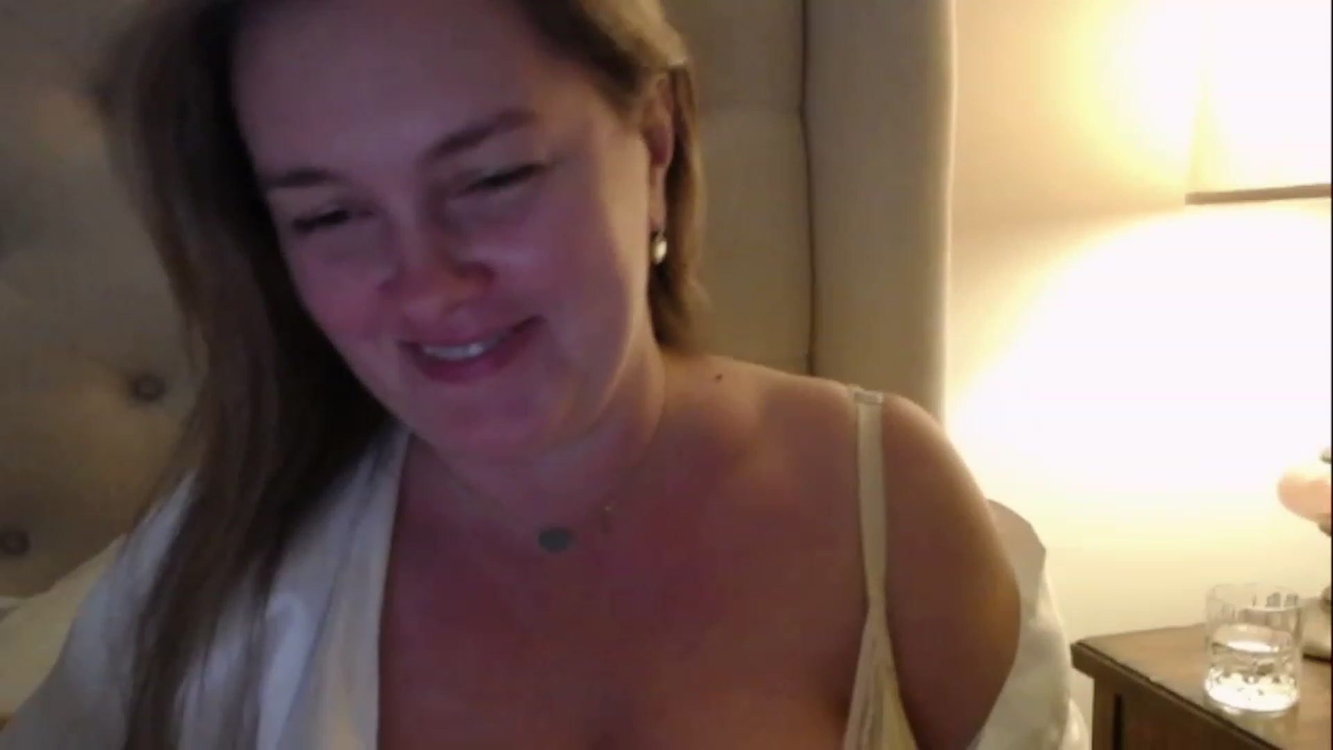 Gallery image thumbnail from J0llye's myfreecams stream on, 01/30/2023, 21:38 image 12 of 20