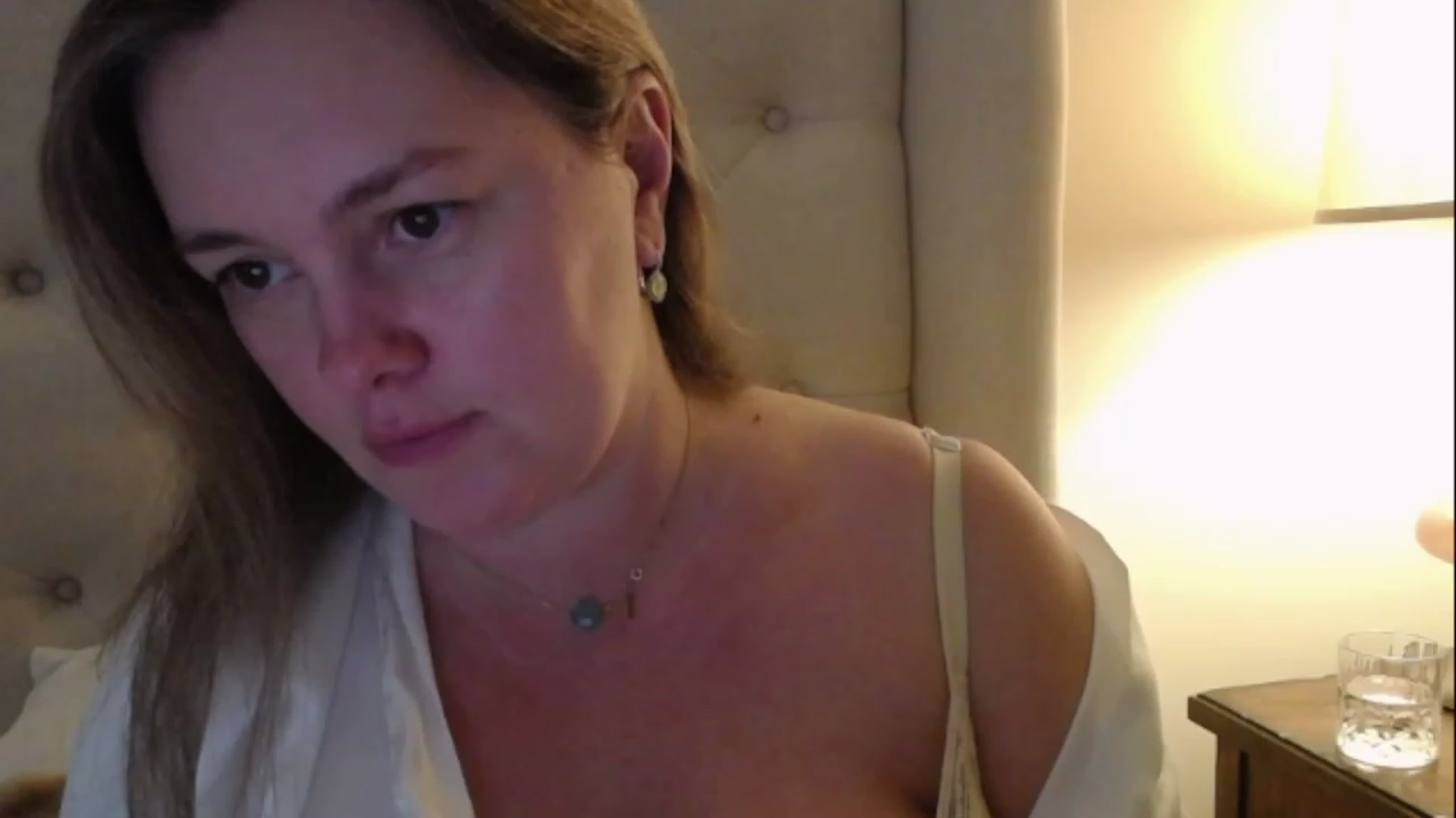 Gallery image thumbnail from J0llye's myfreecams stream on, 01/30/2023, 21:38 image 2 of 20