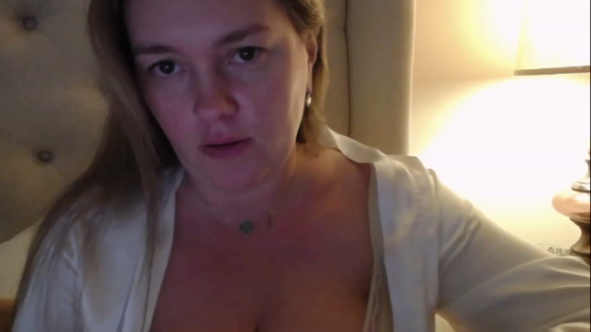 Gallery image thumbnail from J0llye's myfreecams stream on, 01/30/2023, 21:38 image 20 of 20