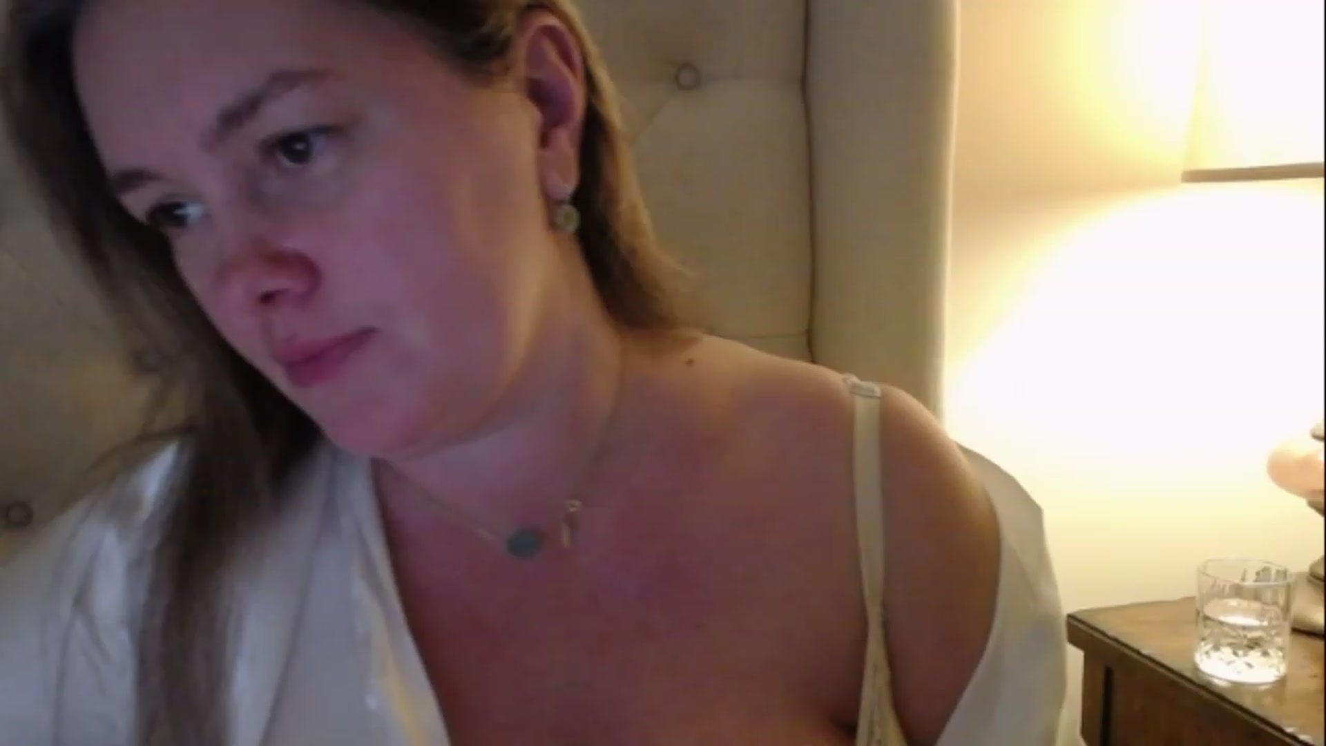 Gallery image thumbnail from J0llye's myfreecams stream on, 01/30/2023, 21:38 image 6 of 20