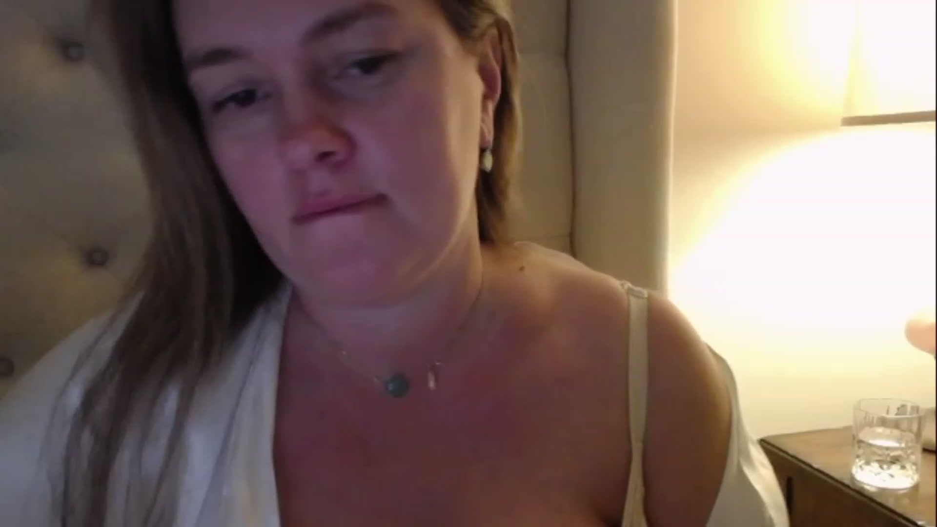 Gallery image thumbnail from J0llye's myfreecams stream on, 01/30/2023, 21:38 image 13 of 20