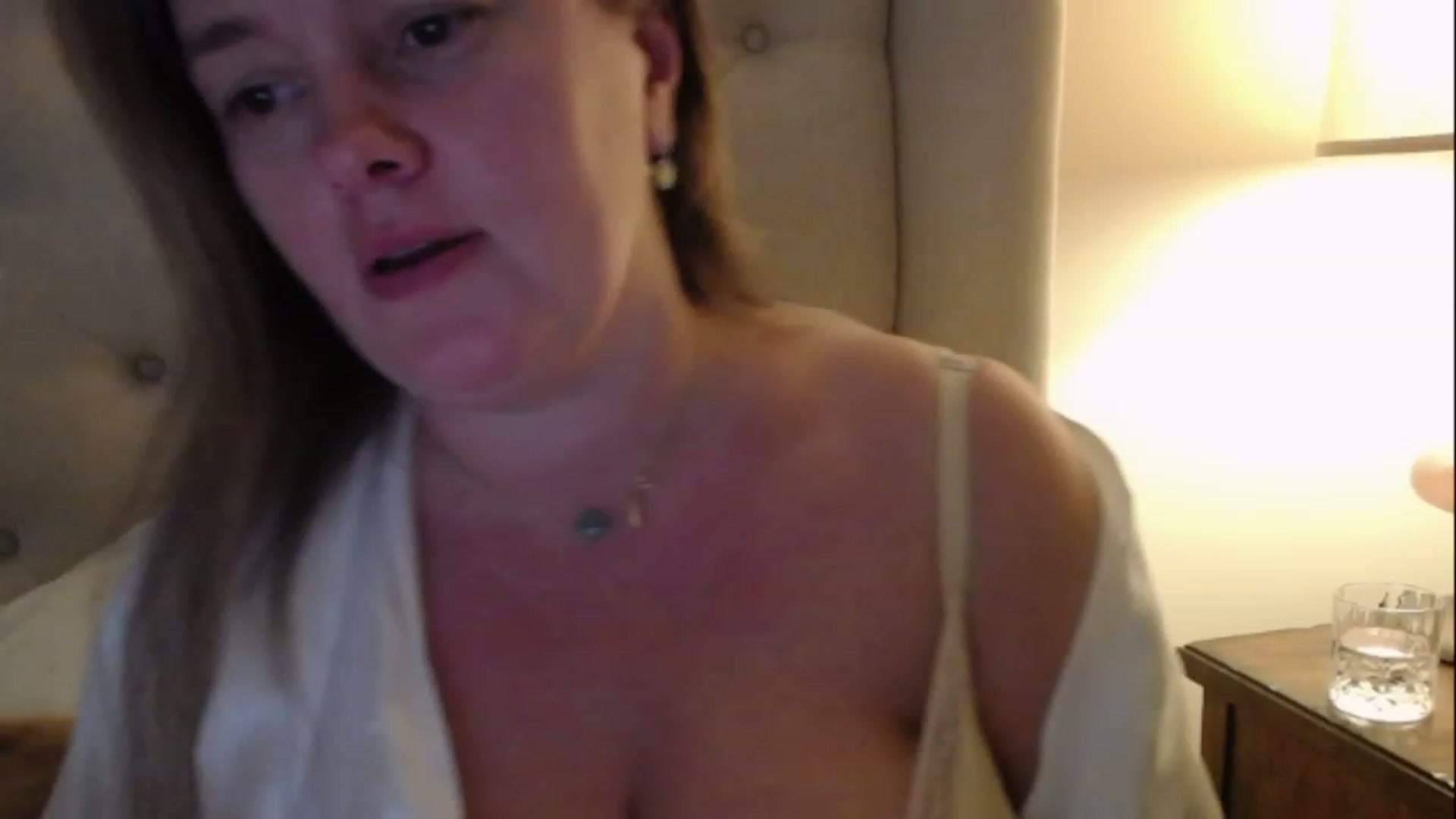 Gallery image thumbnail from J0llye's myfreecams stream on, 01/30/2023, 21:38 image 17 of 20