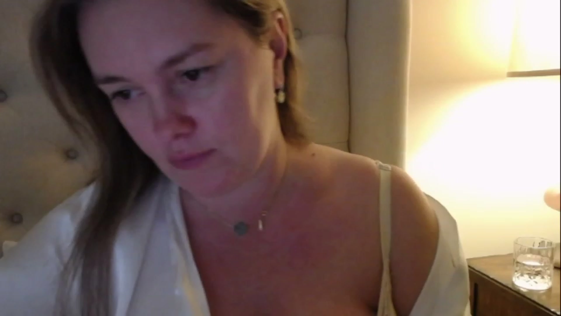 Gallery image thumbnail from J0llye's myfreecams stream on, 01/30/2023, 21:38 image 4 of 20