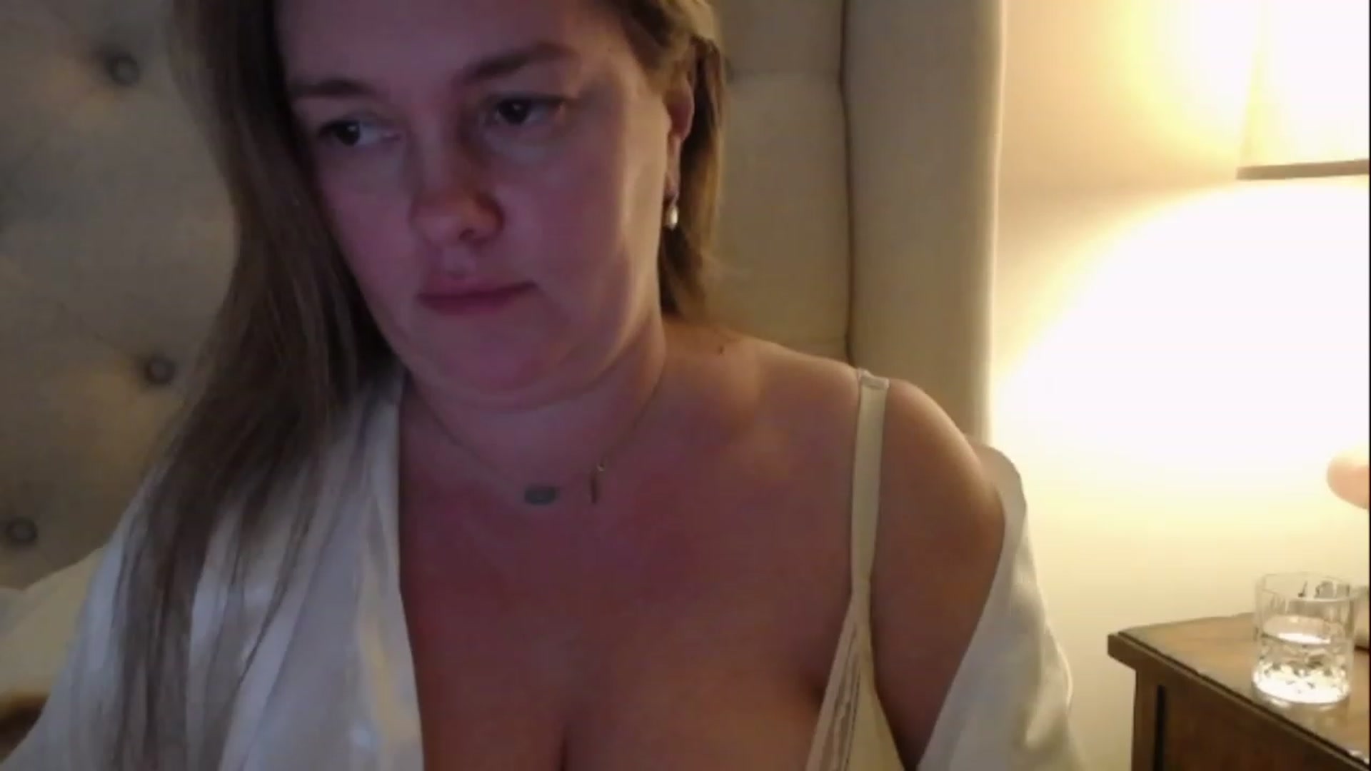 Gallery image thumbnail from J0llye's myfreecams stream on, 01/30/2023, 21:38 image 15 of 20