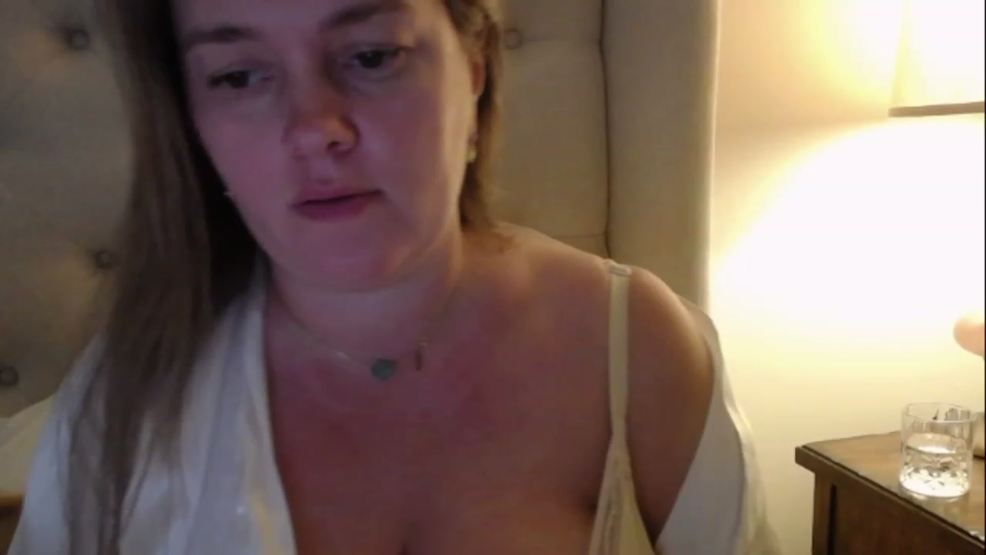Gallery image thumbnail from J0llye's myfreecams stream on, 01/30/2023, 21:38 image 16 of 20