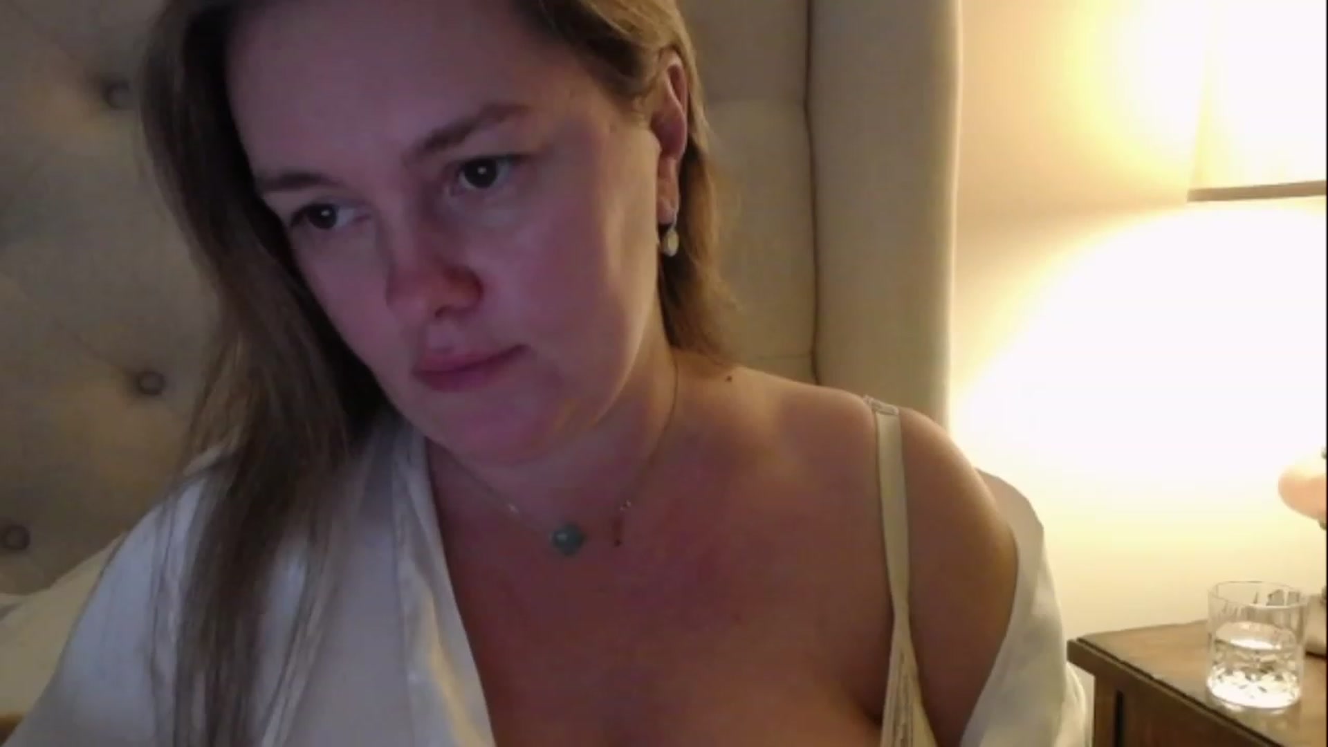 Gallery image thumbnail from J0llye's myfreecams stream on, 01/30/2023, 21:38 image 9 of 20