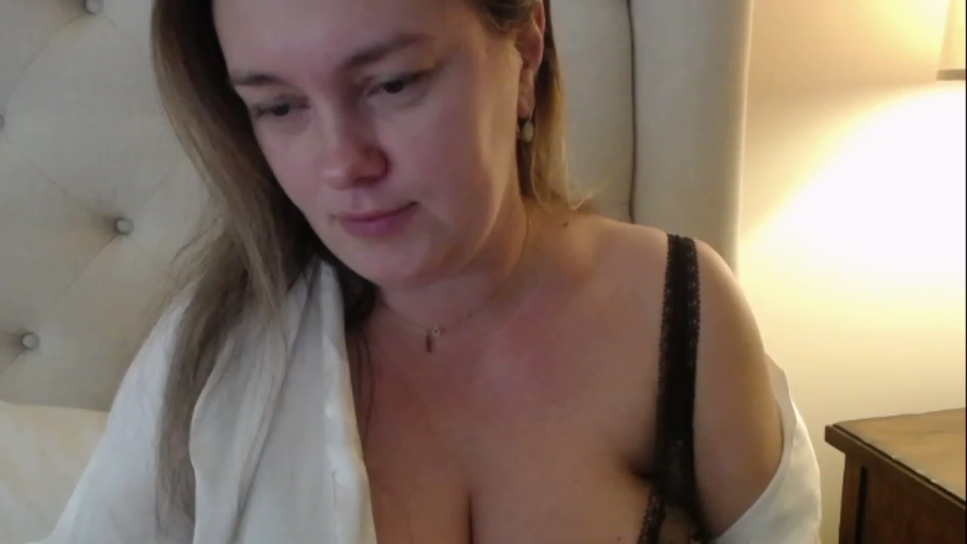 Gallery image thumbnail from J0llye's myfreecams stream on, 01/31/2023, 17:17 image 14 of 20