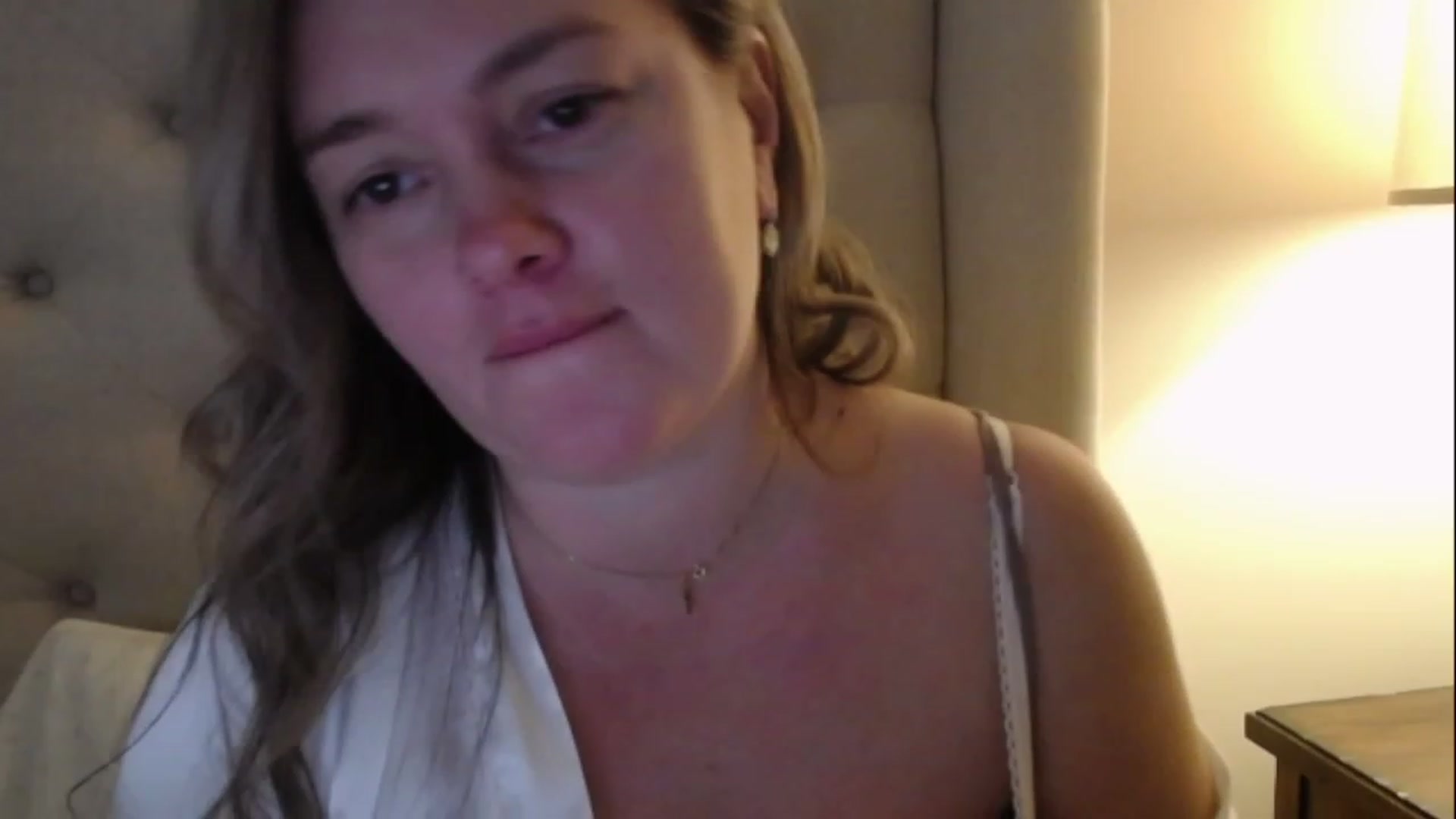 Gallery image thumbnail from J0llye's myfreecams stream on, 02/04/2023, 21:19 image 10 of 20