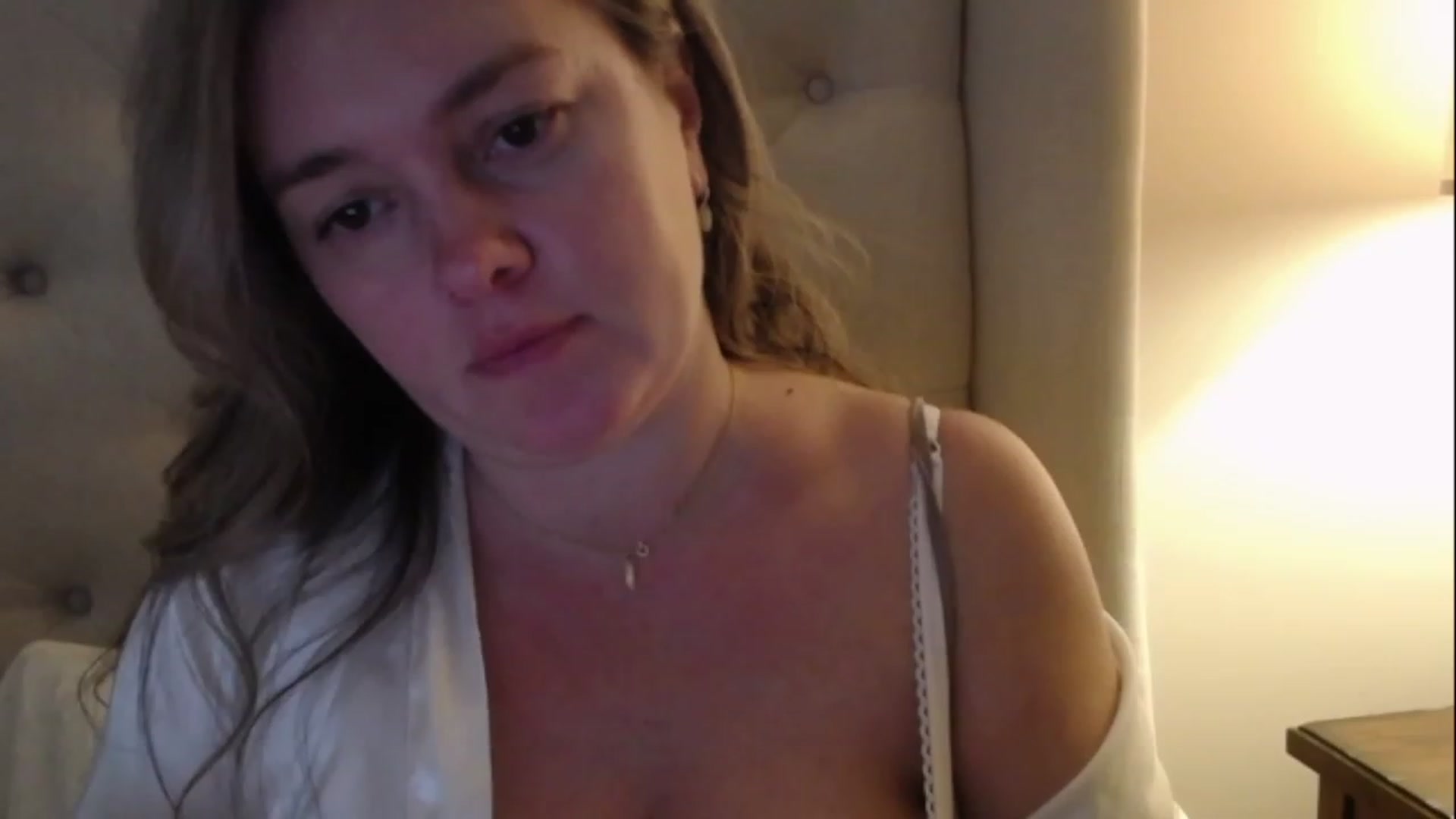 Gallery image thumbnail from J0llye's myfreecams stream on, 02/04/2023, 21:19 image 1 of 20